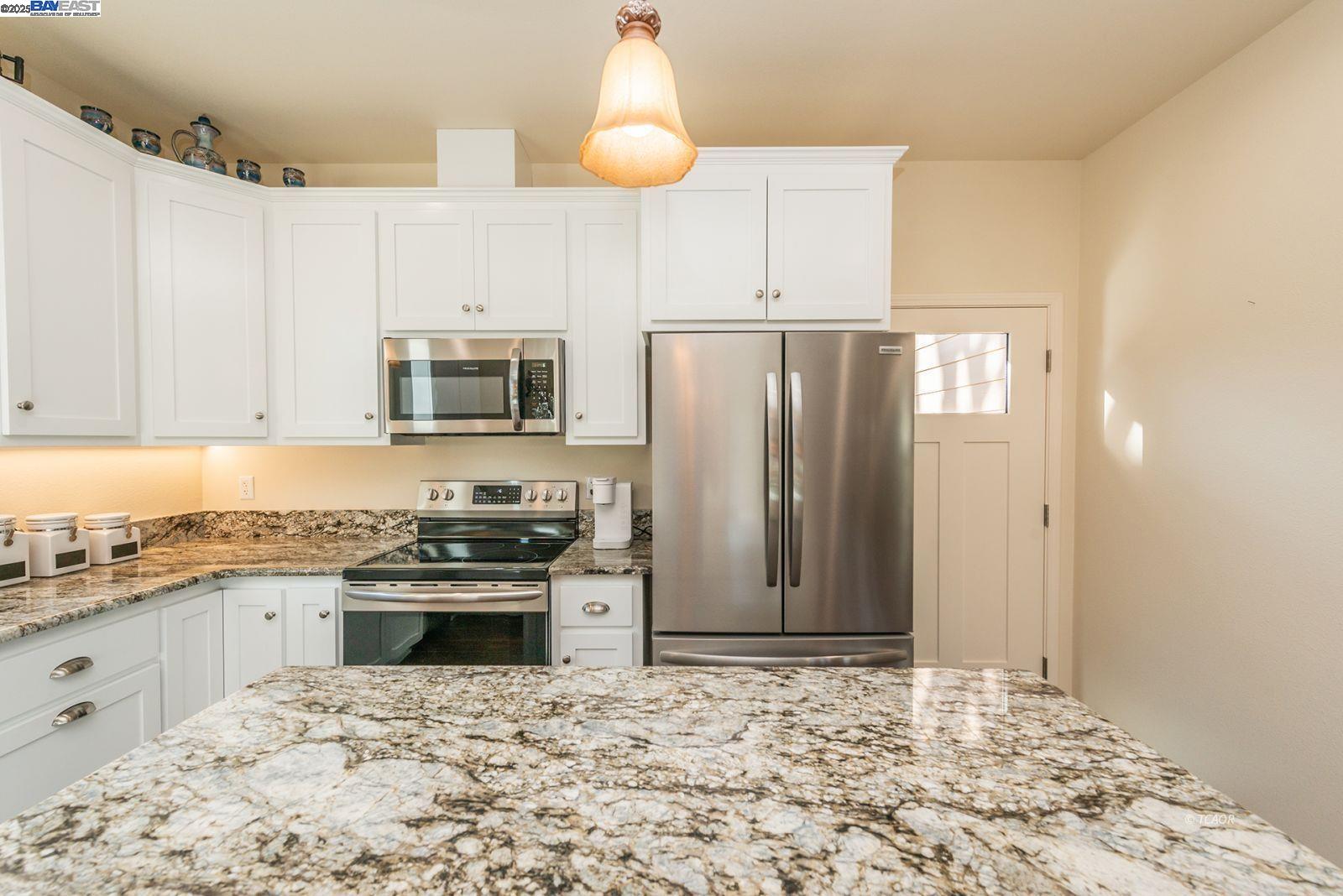 Detail Gallery Image 20 of 49 For 220 Fairway Dr., Weaverville,  CA 96093 - 3 Beds | 2 Baths