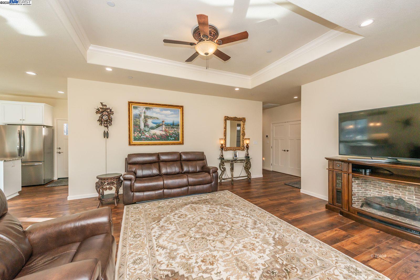 Detail Gallery Image 5 of 49 For 220 Fairway Dr., Weaverville,  CA 96093 - 3 Beds | 2 Baths