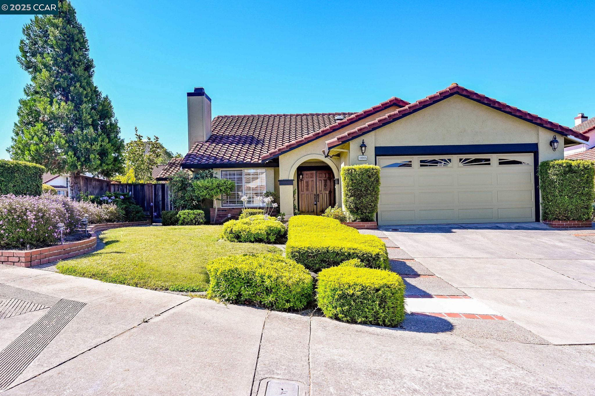 Detail Gallery Image 2 of 39 For 18905 Carson Lane, Castro Valley,  CA 94552-1950 - 3 Beds | 2 Baths