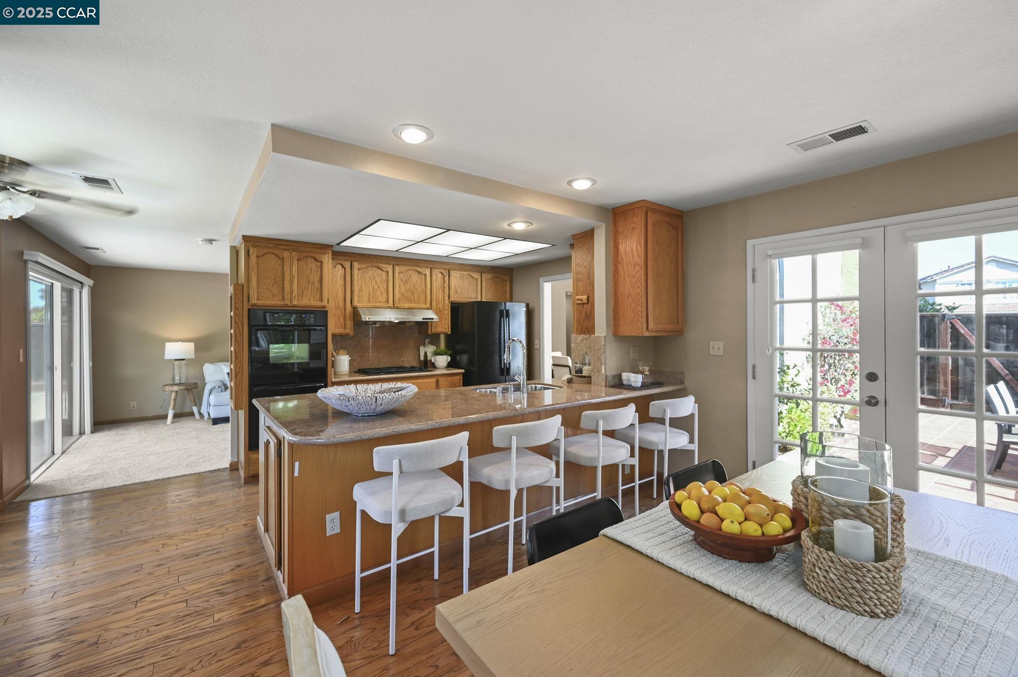Detail Gallery Image 13 of 39 For 18905 Carson Lane, Castro Valley,  CA 94552-1950 - 3 Beds | 2 Baths