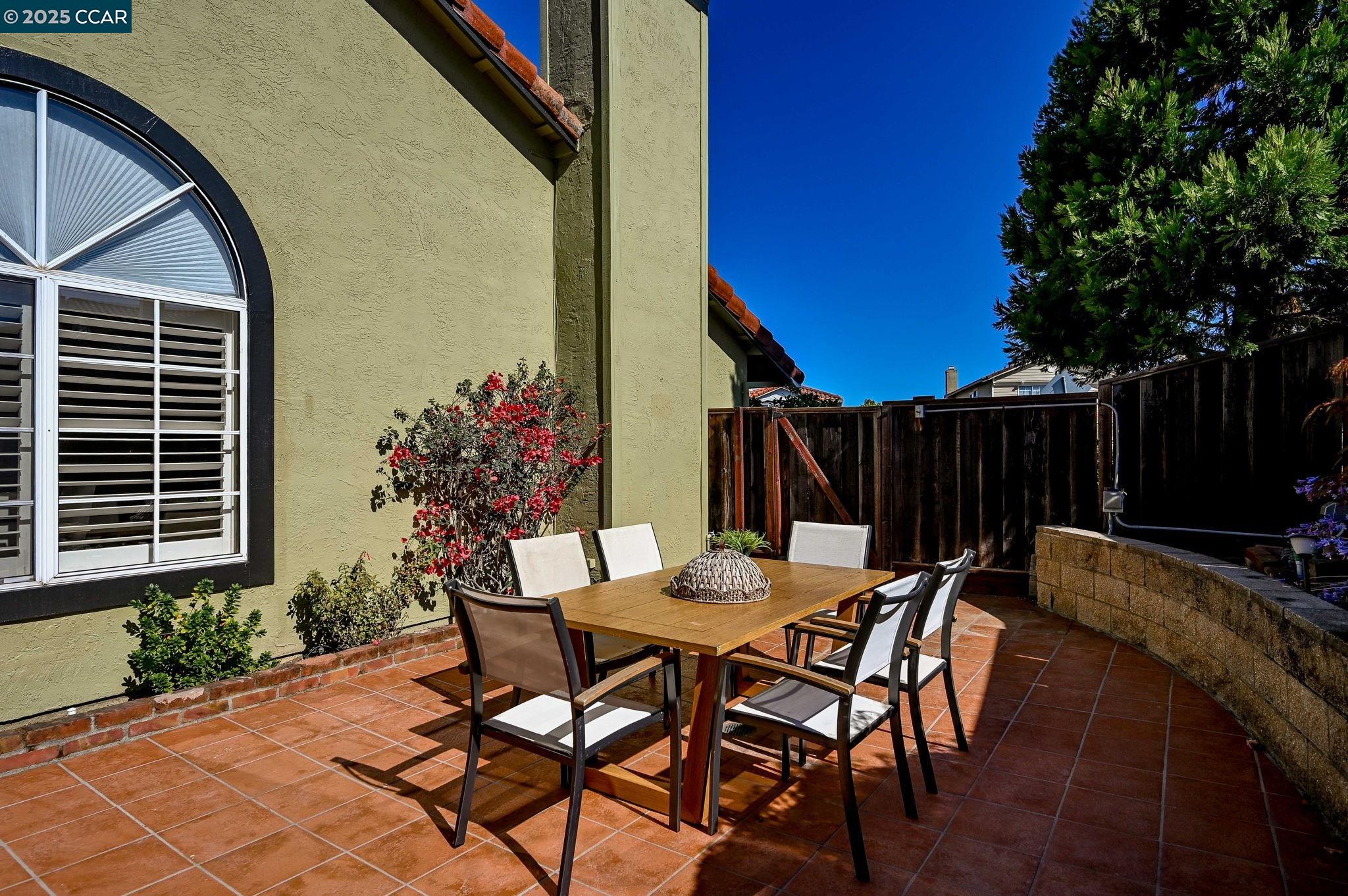Detail Gallery Image 18 of 39 For 18905 Carson Lane, Castro Valley,  CA 94552-1950 - 3 Beds | 2 Baths