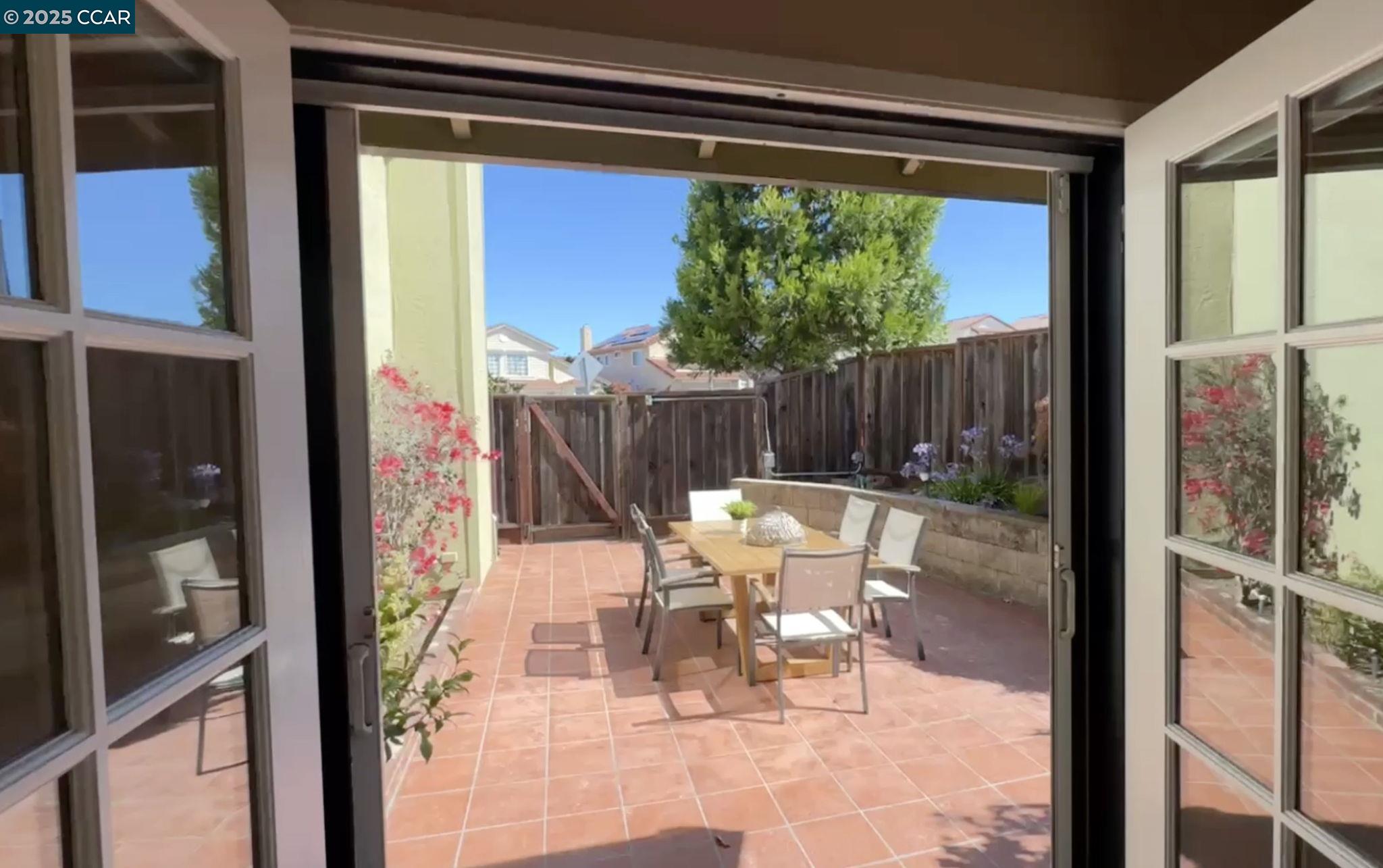 Detail Gallery Image 19 of 39 For 18905 Carson Lane, Castro Valley,  CA 94552-1950 - 3 Beds | 2 Baths