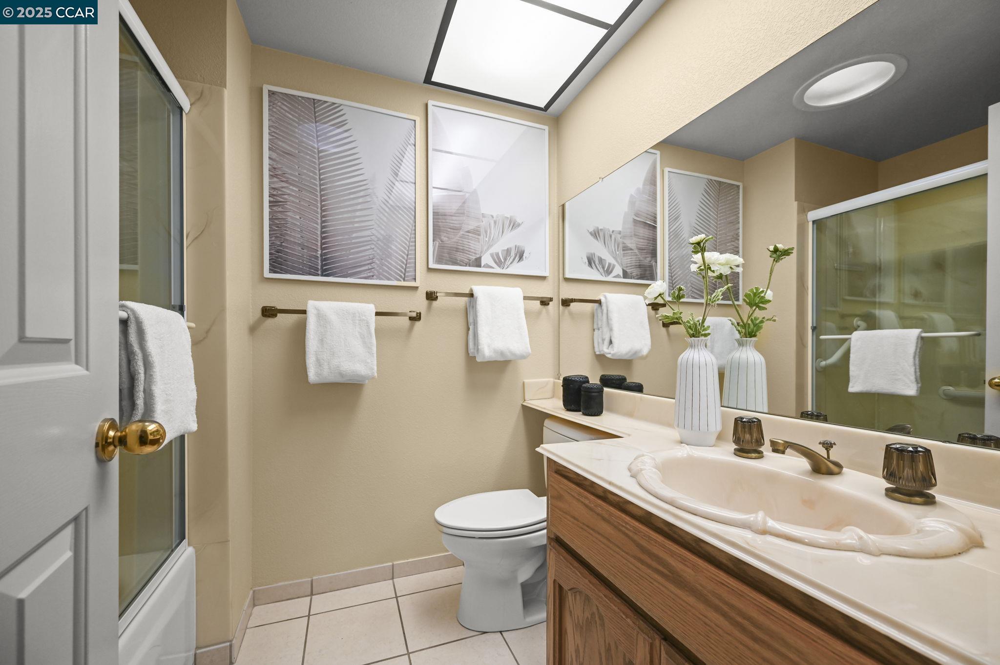 Detail Gallery Image 21 of 39 For 18905 Carson Lane, Castro Valley,  CA 94552-1950 - 3 Beds | 2 Baths