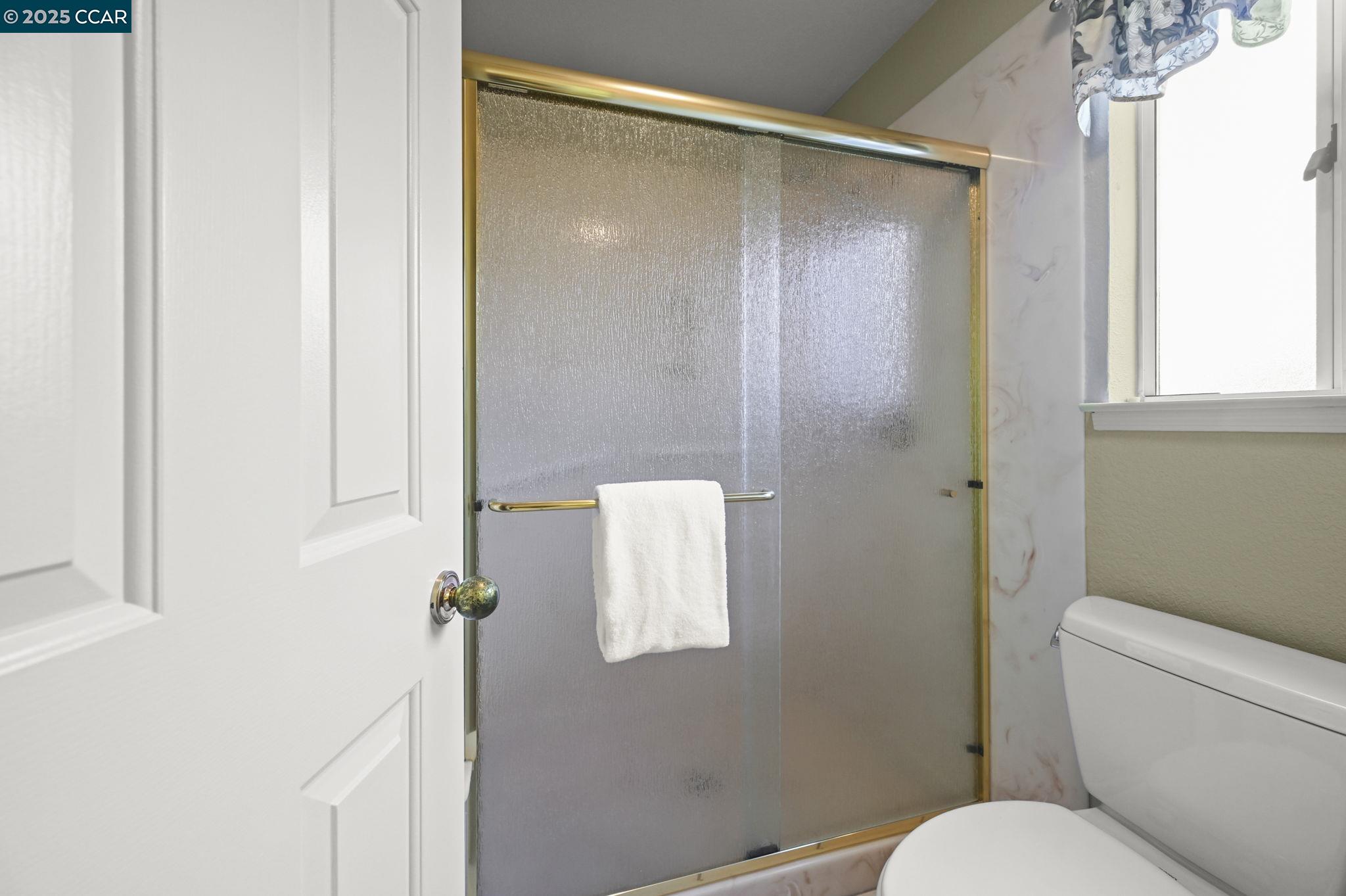 Detail Gallery Image 25 of 39 For 18905 Carson Lane, Castro Valley,  CA 94552-1950 - 3 Beds | 2 Baths