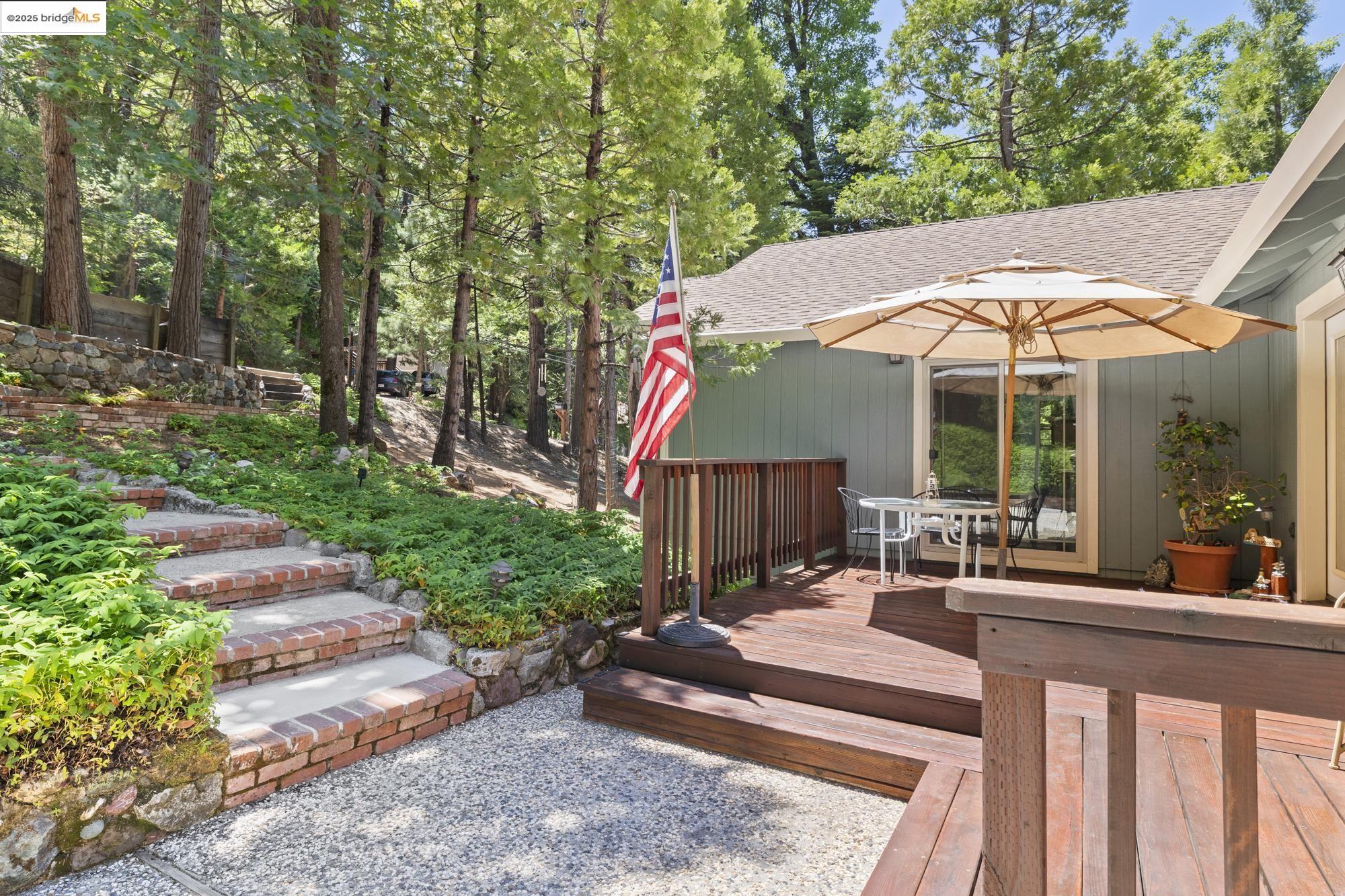 Detail Gallery Image 3 of 50 For 23666 Buckeye Circle, Twain Harte,  CA 95383 - 3 Beds | 3 Baths