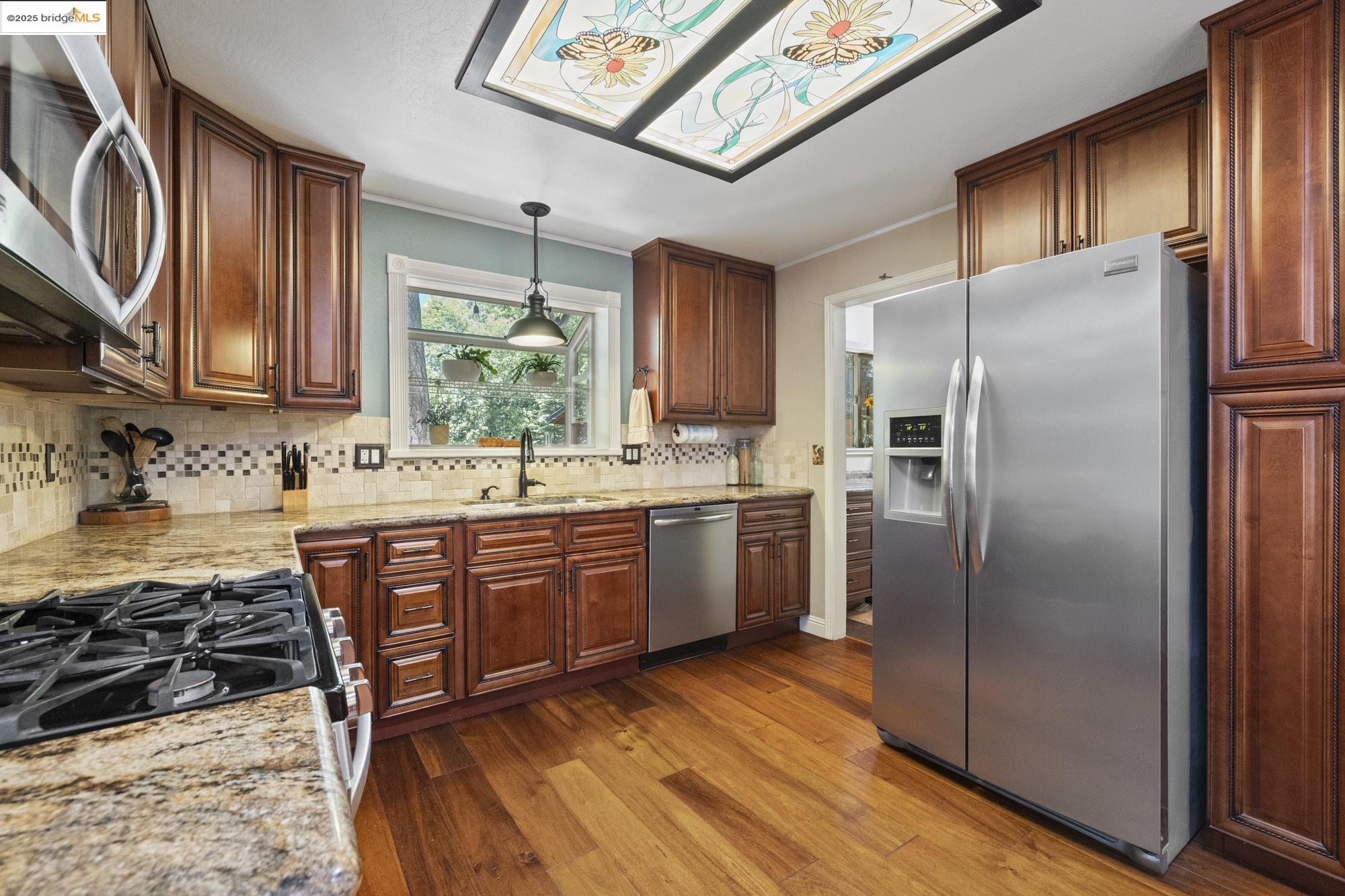 Detail Gallery Image 6 of 50 For 23666 Buckeye Circle, Twain Harte,  CA 95383 - 3 Beds | 3 Baths