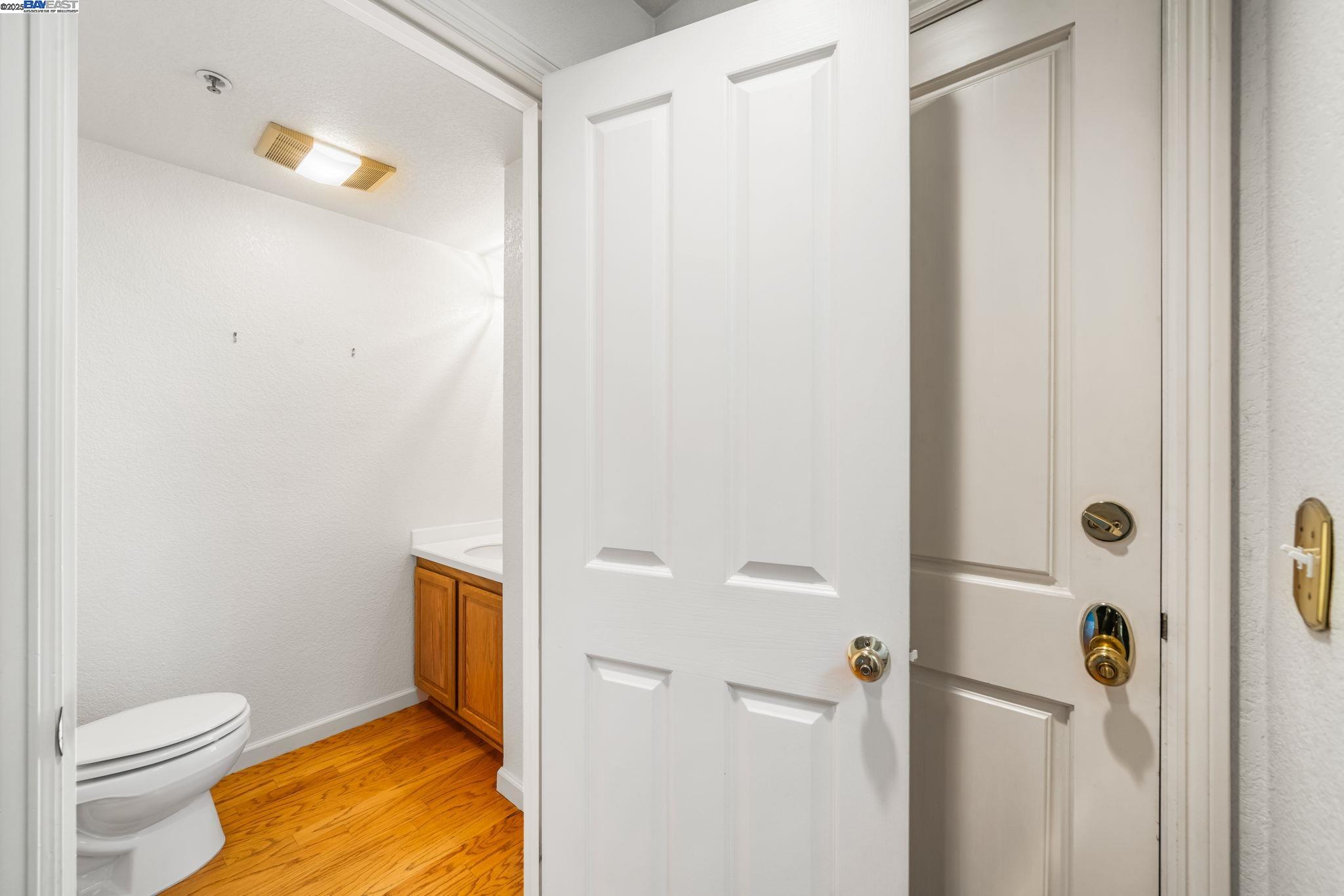 Detail Gallery Image 15 of 38 For 1555 Cherry St #12,  San Carlos,  CA 94070 - 2 Beds | 2/1 Baths