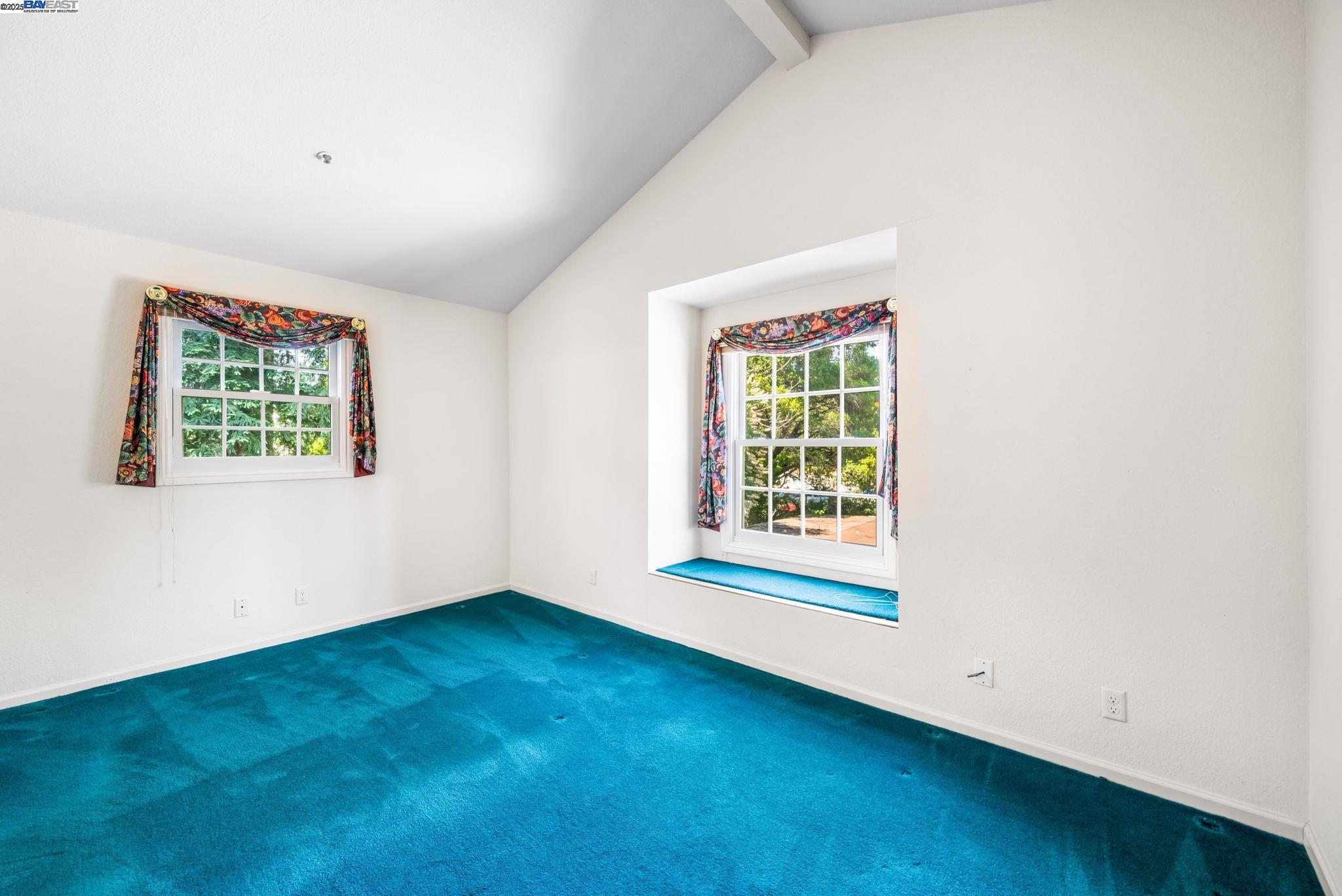 Detail Gallery Image 18 of 38 For 1555 Cherry St #12,  San Carlos,  CA 94070 - 2 Beds | 2/1 Baths
