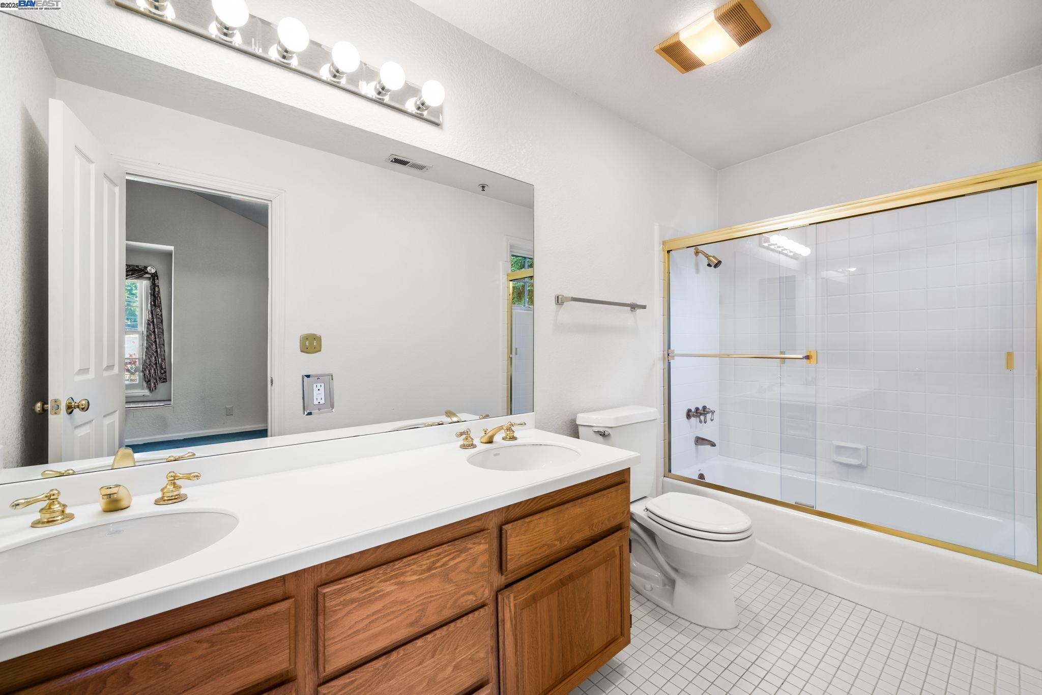 Detail Gallery Image 21 of 38 For 1555 Cherry St #12,  San Carlos,  CA 94070 - 2 Beds | 2/1 Baths