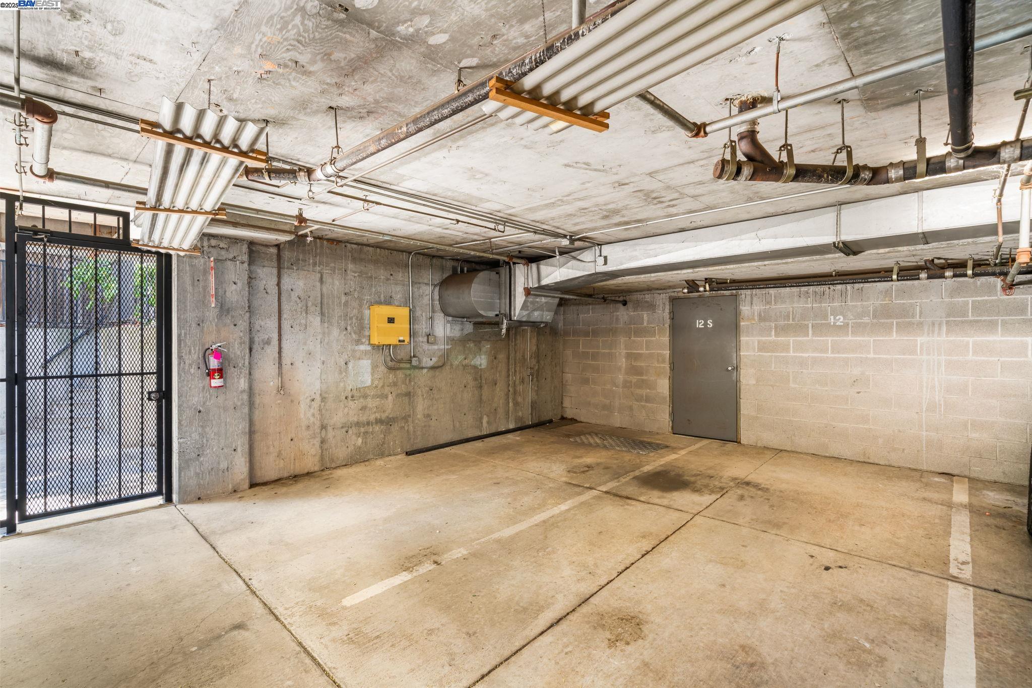 Detail Gallery Image 25 of 38 For 1555 Cherry St #12,  San Carlos,  CA 94070 - 2 Beds | 2/1 Baths