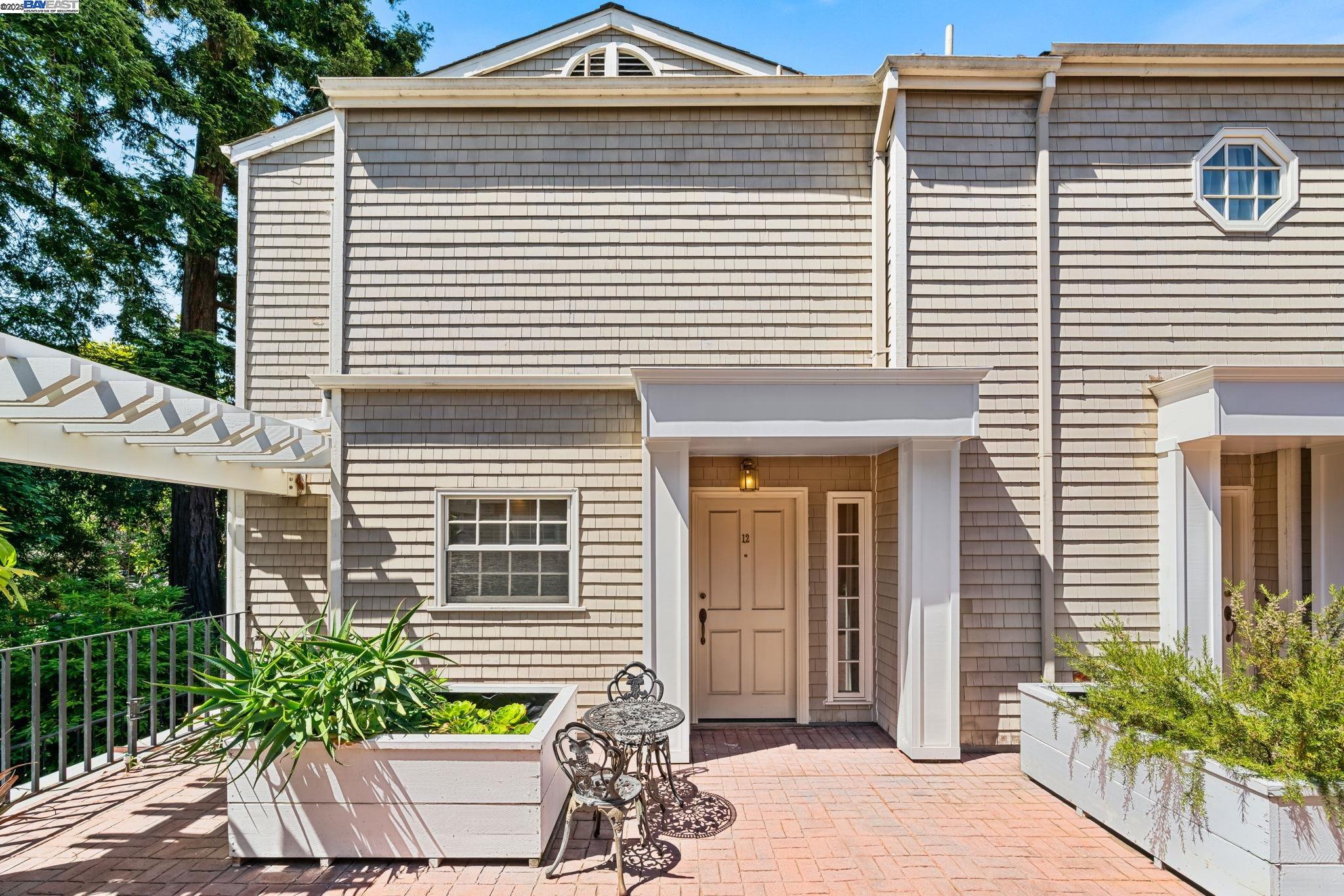 Detail Gallery Image 29 of 38 For 1555 Cherry St #12,  San Carlos,  CA 94070 - 2 Beds | 2/1 Baths