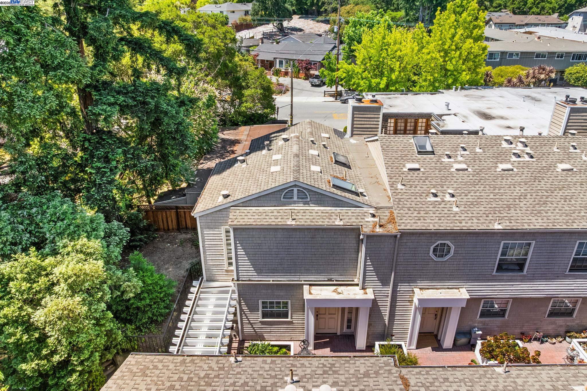 Detail Gallery Image 33 of 38 For 1555 Cherry St #12,  San Carlos,  CA 94070 - 2 Beds | 2/1 Baths