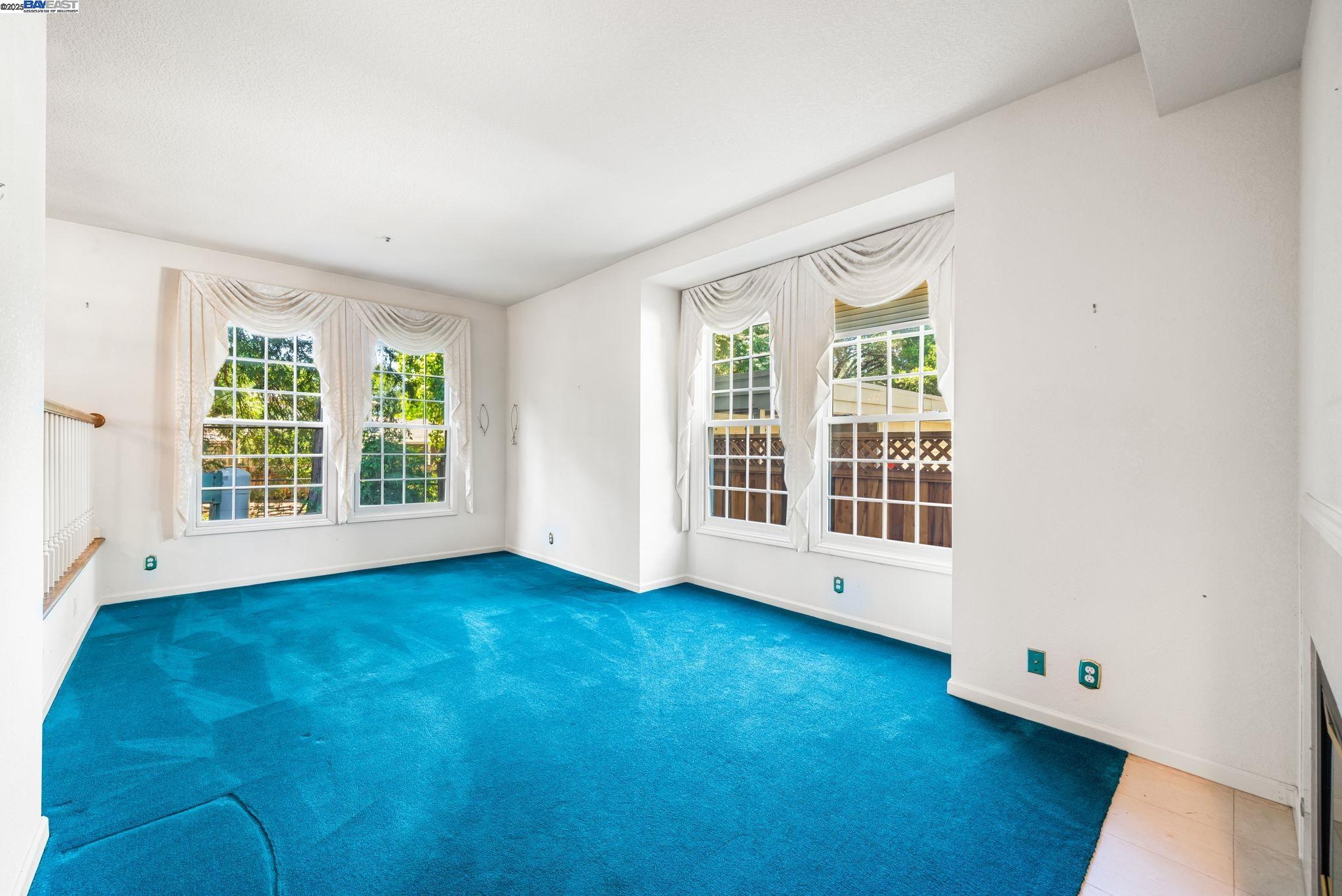 Detail Gallery Image 6 of 38 For 1555 Cherry St #12,  San Carlos,  CA 94070 - 2 Beds | 2/1 Baths