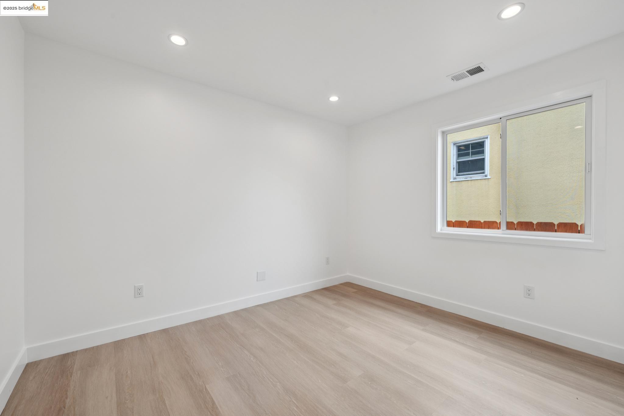 Detail Gallery Image 12 of 60 For 1207 Cedar St, Berkeley,  CA 94702 - 4 Beds | 4 Baths