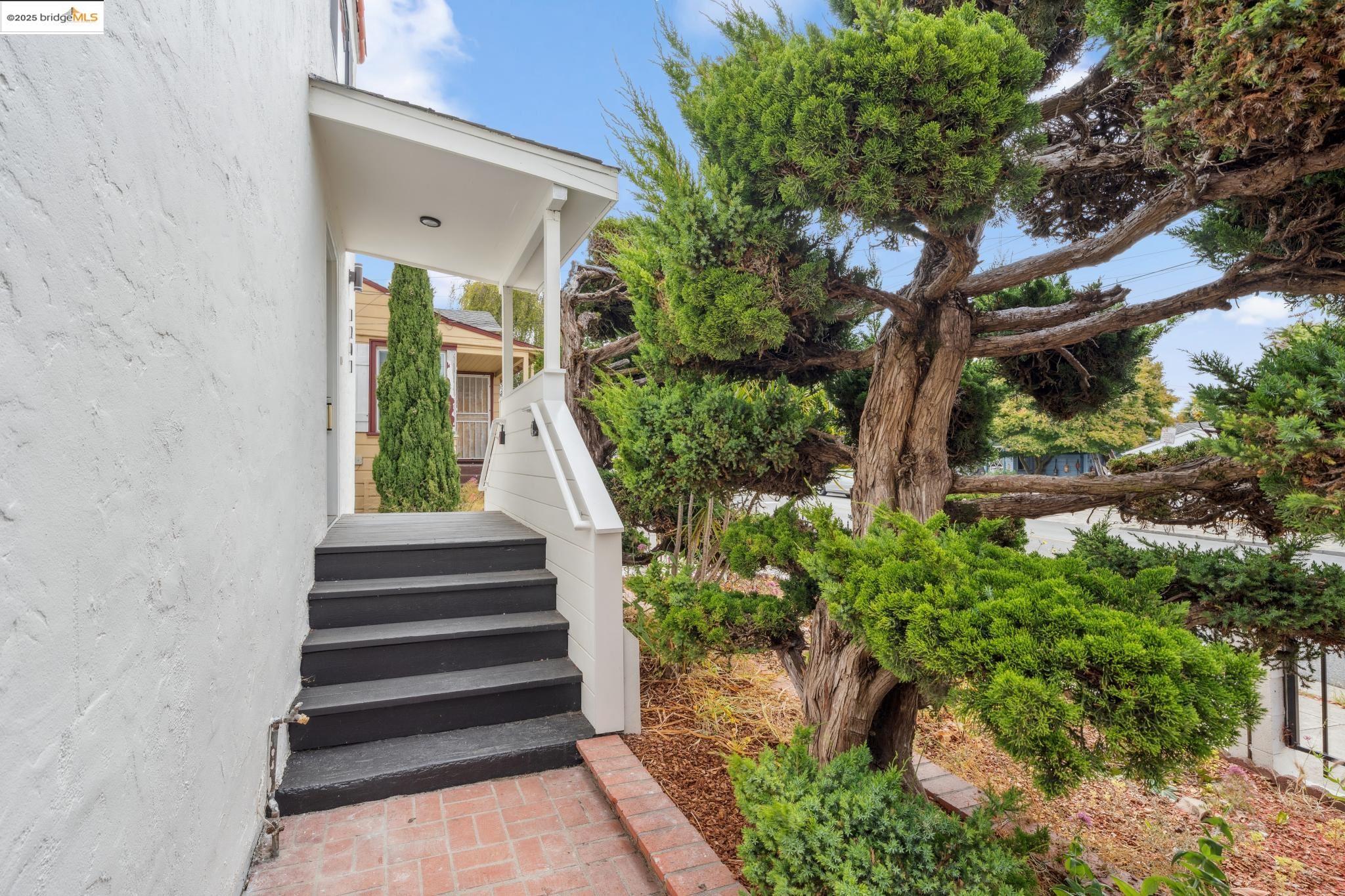 Detail Gallery Image 59 of 60 For 1207 Cedar St, Berkeley,  CA 94702 - 4 Beds | 4 Baths