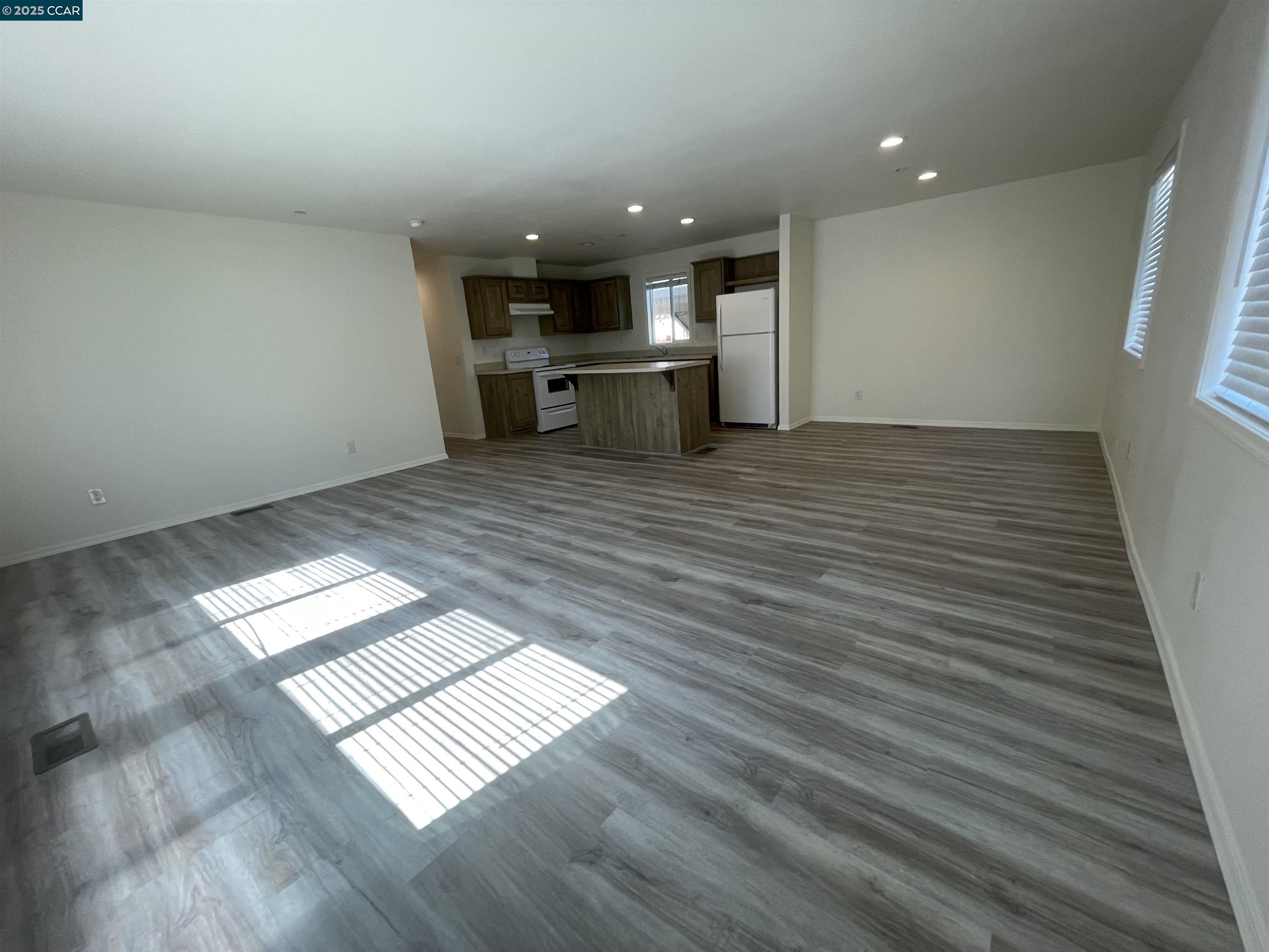 16 Washington St, Bay Point, California 94565, 3 Bedrooms Bedrooms, 7 Rooms Rooms,2 BathroomsBathrooms,Residential Lease,For Rent,16 Washington St,41101737