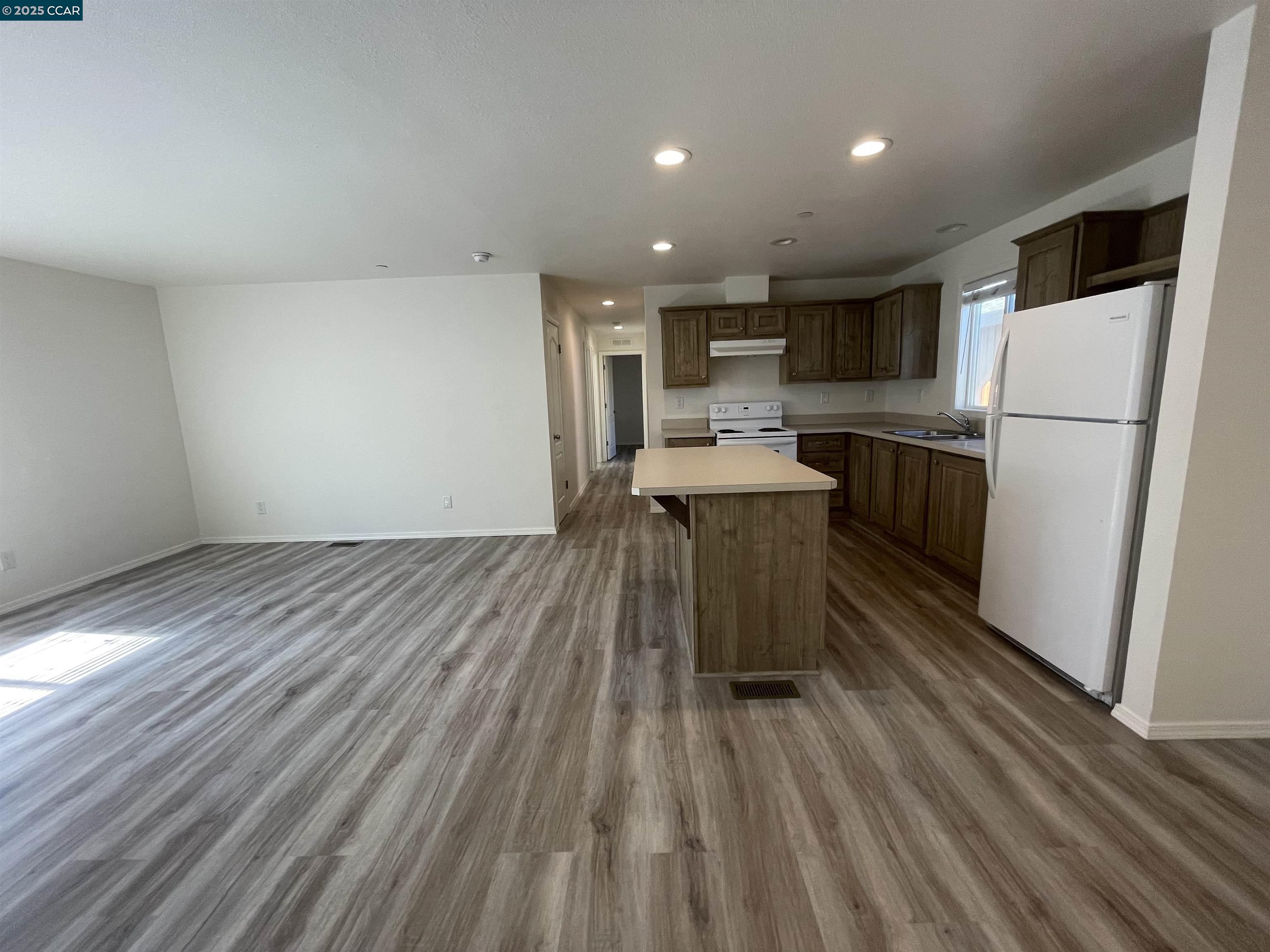 16 Washington St, Bay Point, California 94565, 3 Bedrooms Bedrooms, 7 Rooms Rooms,2 BathroomsBathrooms,Residential Lease,For Rent,16 Washington St,41101737