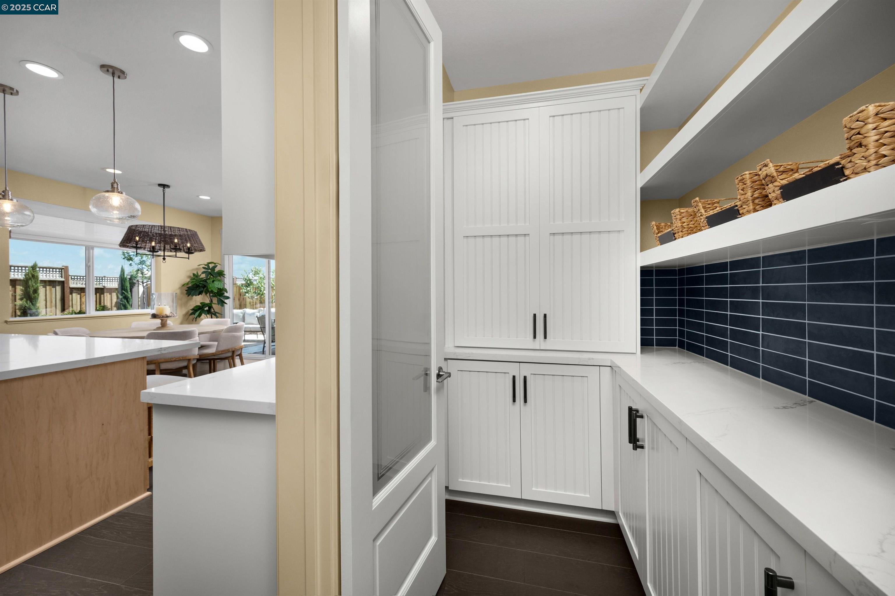 Detail Gallery Image 6 of 18 For 17021 Aldergrove Court, Lathrop,  CA 95330 - 5 Beds | 4/1 Baths