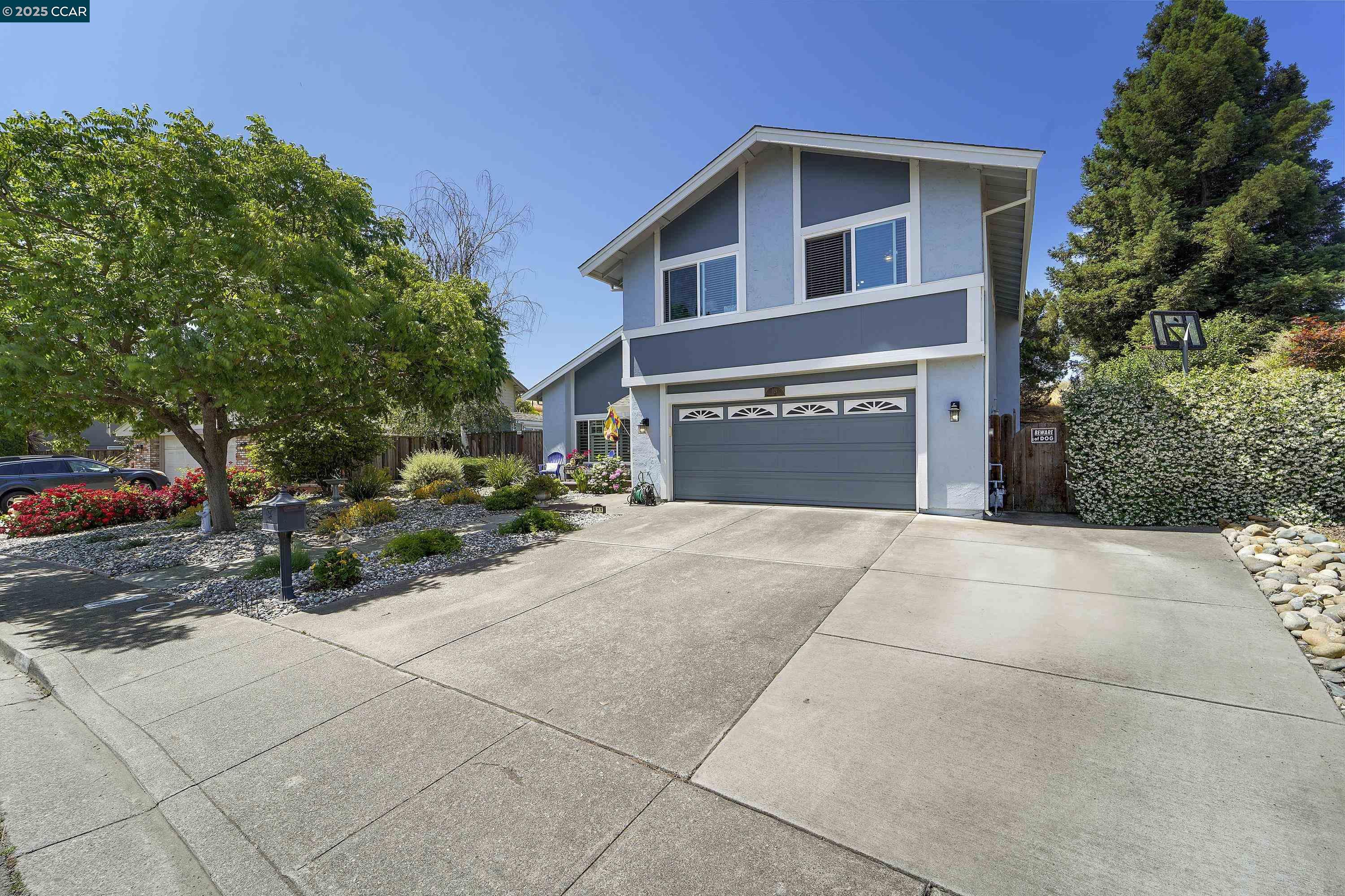 Detail Gallery Image 2 of 47 For 921 Bolton Cir, Benicia,  CA 94510 - 3 Beds | 2/1 Baths
