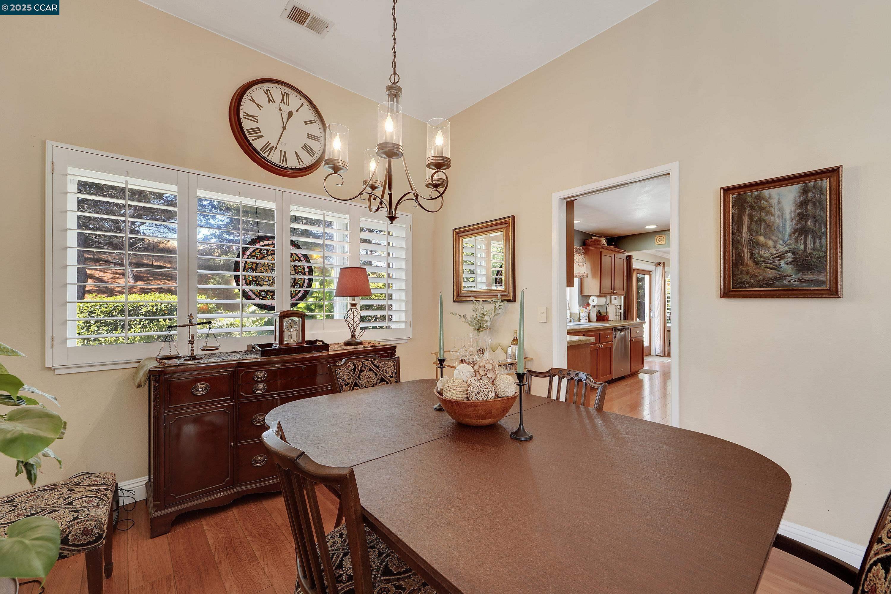 Detail Gallery Image 13 of 47 For 921 Bolton Cir, Benicia,  CA 94510 - 3 Beds | 2/1 Baths