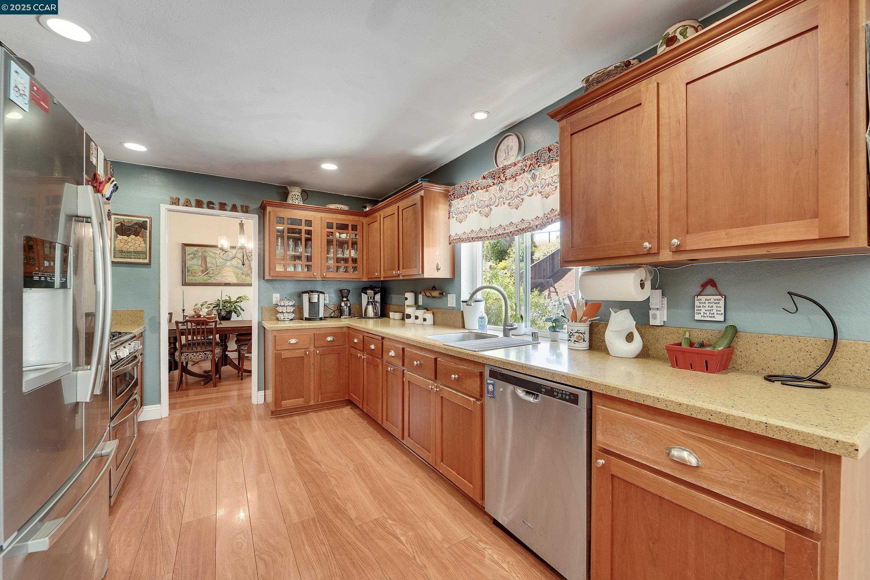 Detail Gallery Image 16 of 47 For 921 Bolton Cir, Benicia,  CA 94510 - 3 Beds | 2/1 Baths