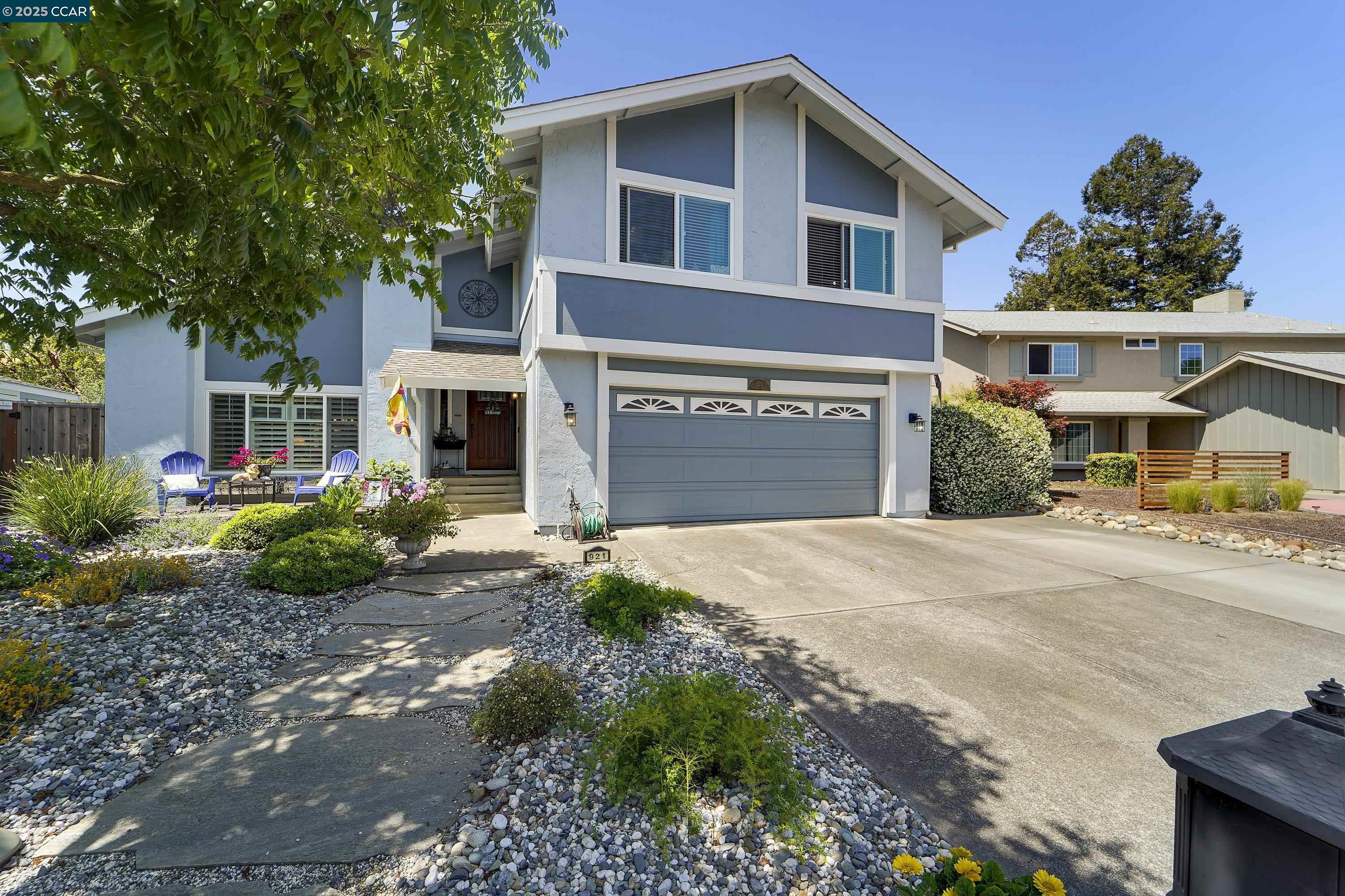 Detail Gallery Image 3 of 47 For 921 Bolton Cir, Benicia,  CA 94510 - 3 Beds | 2/1 Baths