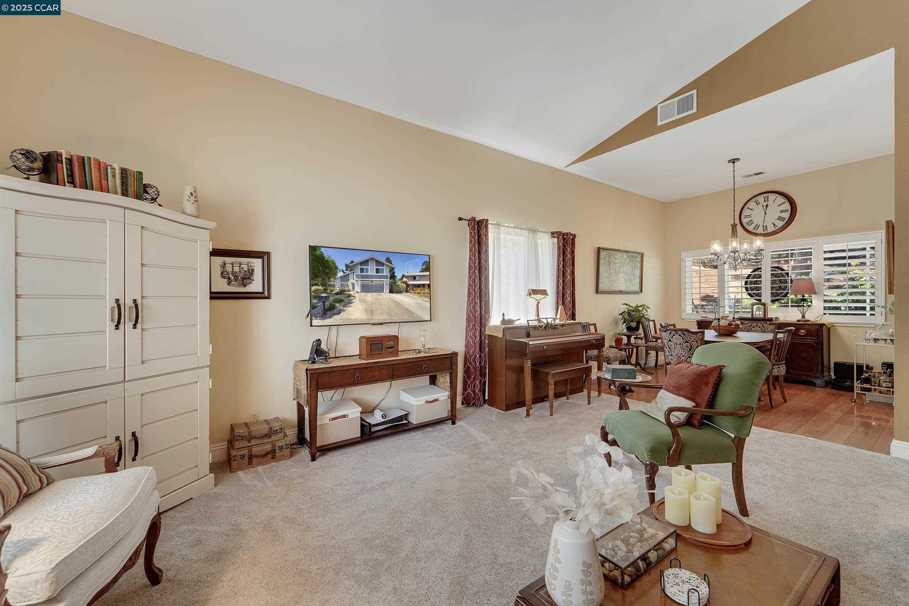 Detail Gallery Image 10 of 47 For 921 Bolton Cir, Benicia,  CA 94510 - 3 Beds | 2/1 Baths