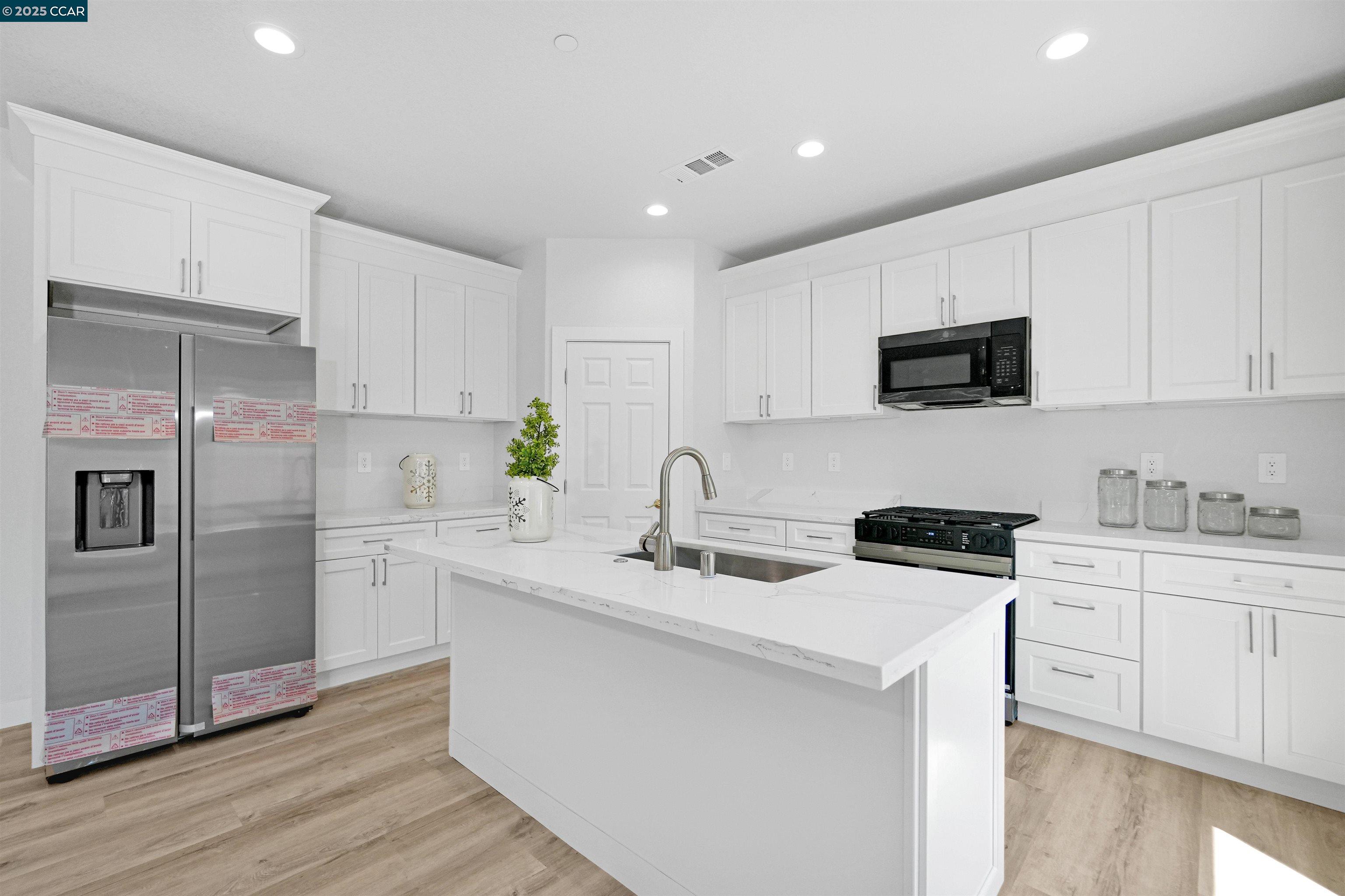 Detail Gallery Image 14 of 55 For 2722 Cowell Rd, Concord,  CA 94518 - 4 Beds | 3 Baths