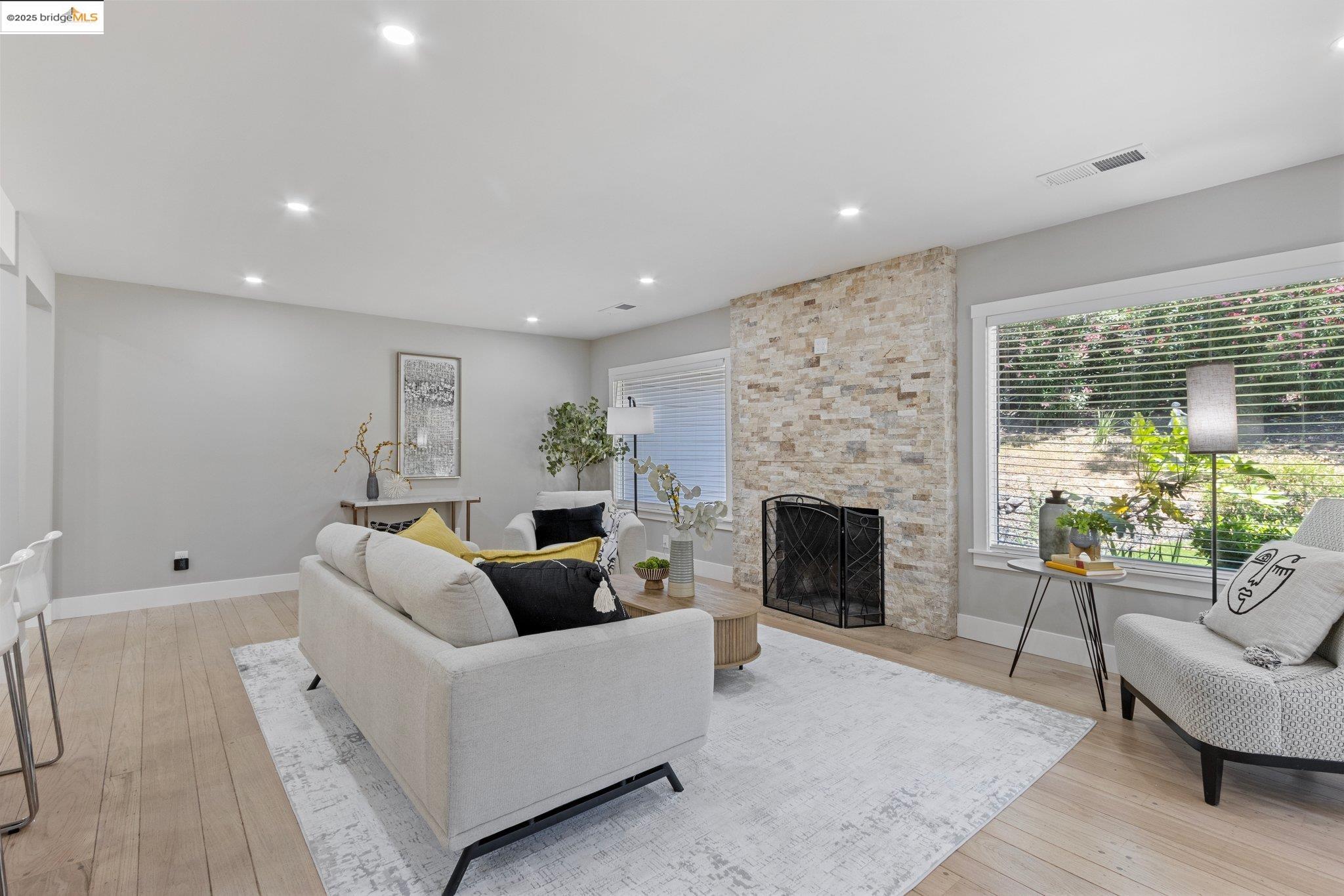 Detail Gallery Image 18 of 60 For 886 San Miguel Rd, Concord,  CA 94518 - 3 Beds | 2 Baths