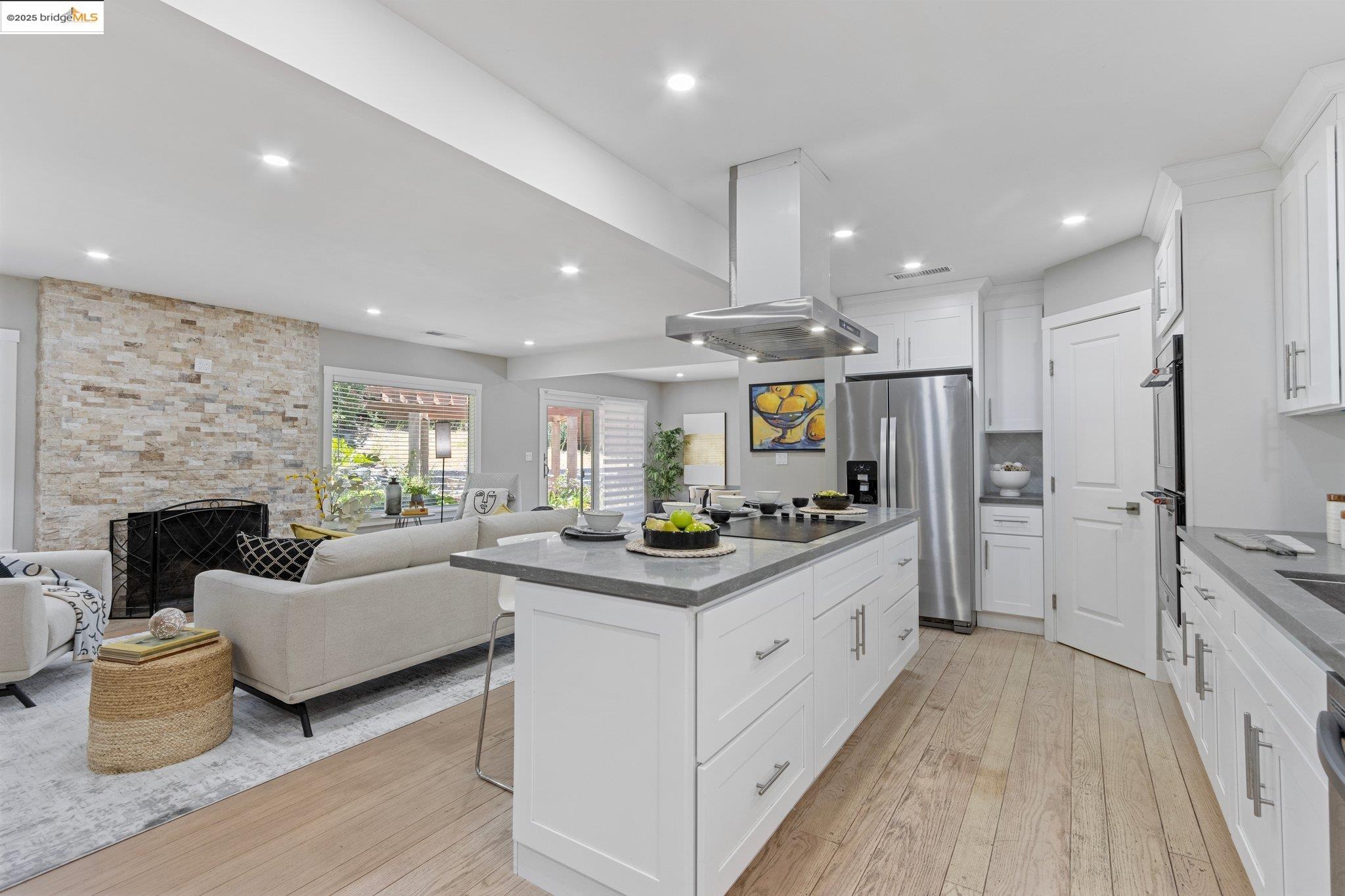Detail Gallery Image 8 of 60 For 886 San Miguel Rd, Concord,  CA 94518 - 3 Beds | 2 Baths