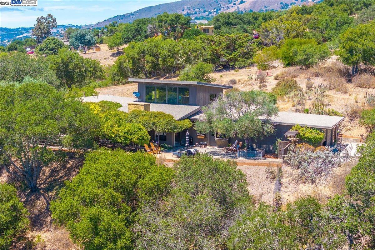 Detail Gallery Image 4 of 54 For 15335 via Los Tulares, Carmel Valley,  CA 93924 - 2 Beds | 2 Baths