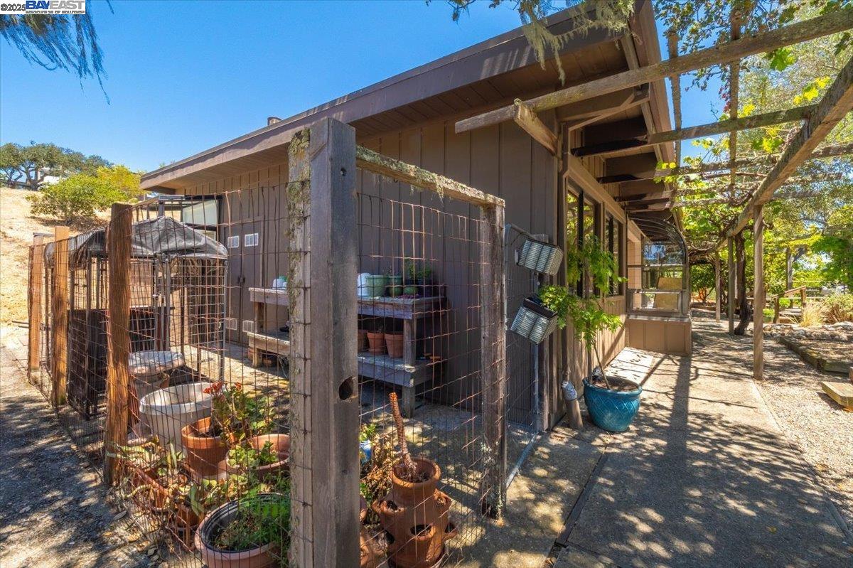 Detail Gallery Image 34 of 54 For 15335 via Los Tulares, Carmel Valley,  CA 93924 - 2 Beds | 2 Baths