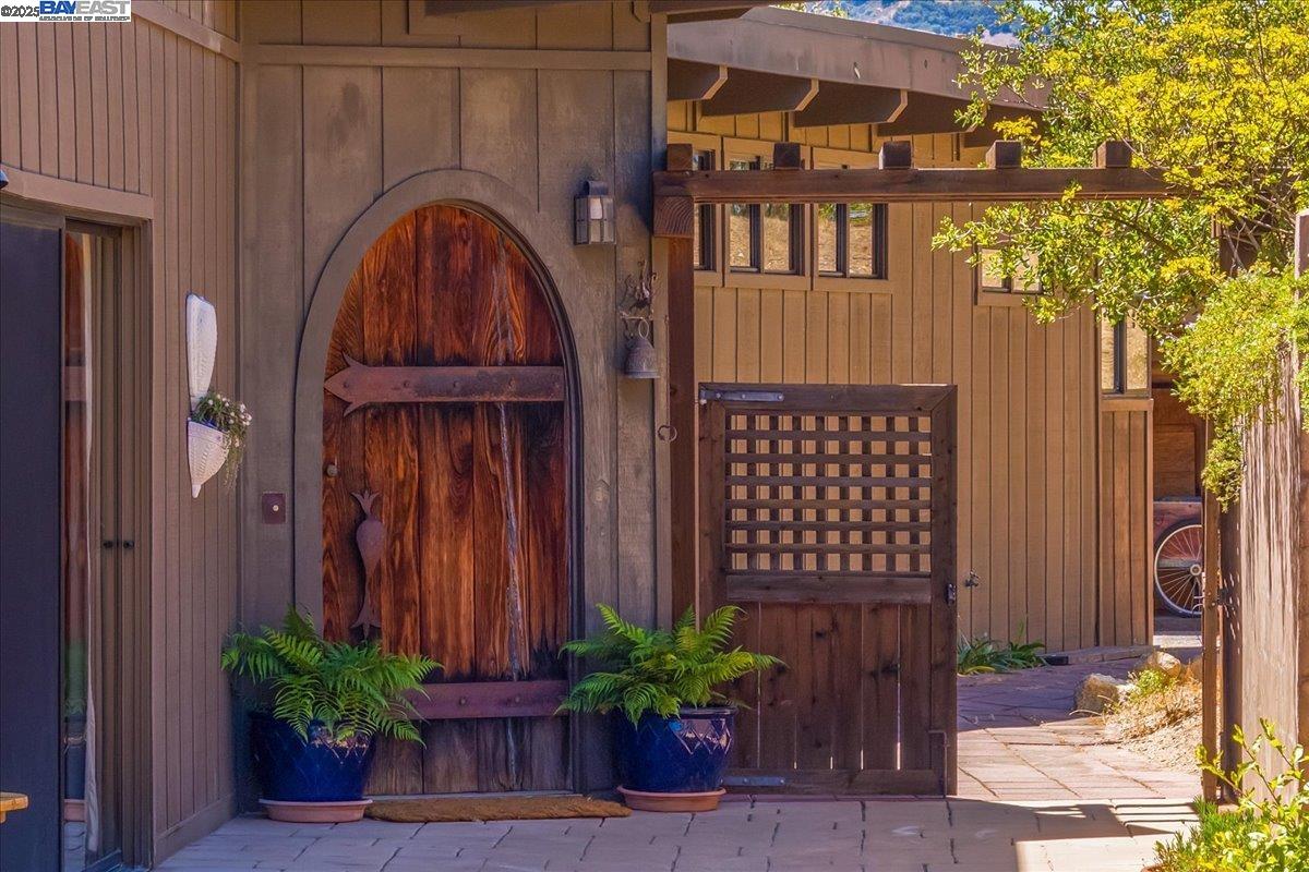 Detail Gallery Image 5 of 54 For 15335 via Los Tulares, Carmel Valley,  CA 93924 - 2 Beds | 2 Baths