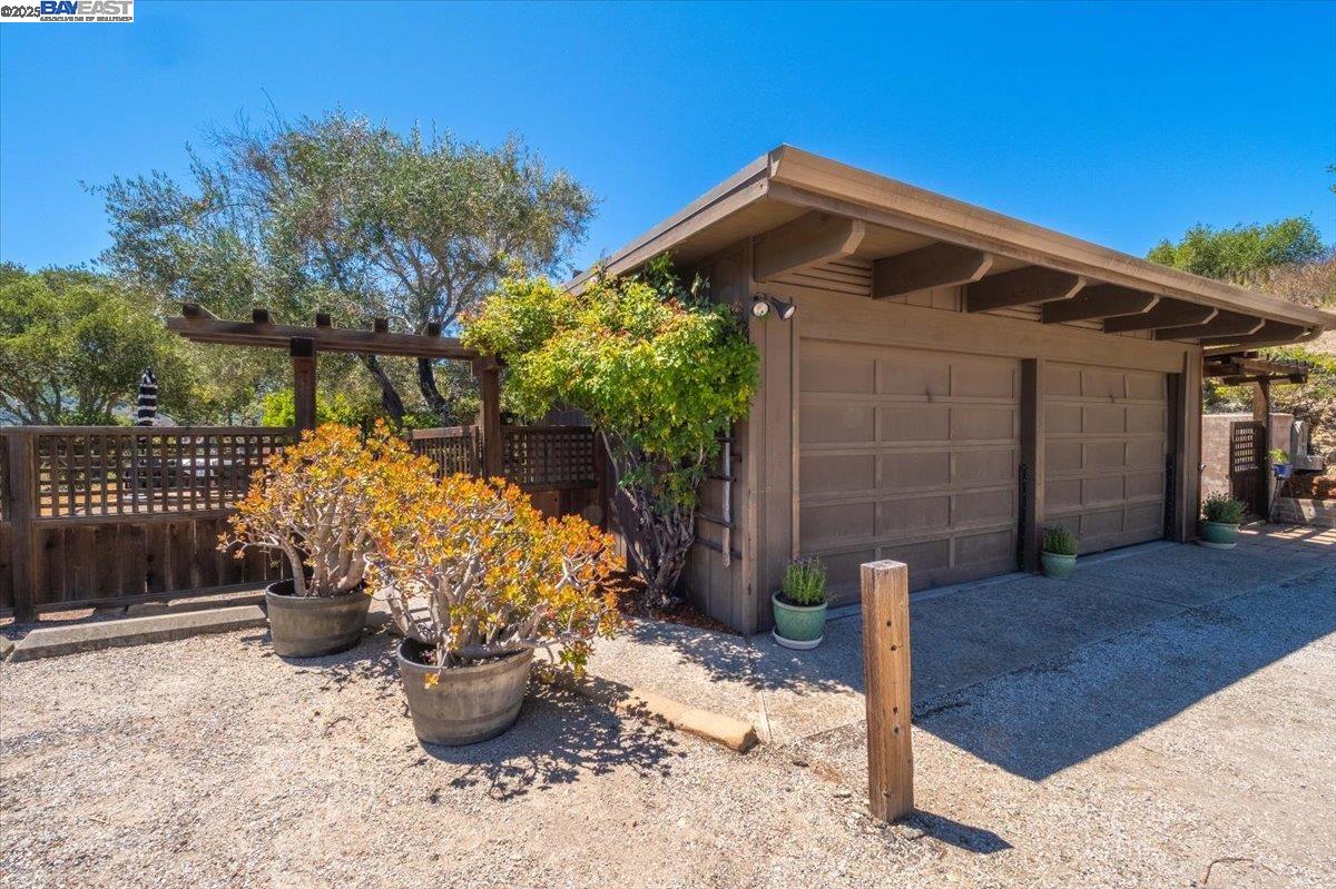 Detail Gallery Image 40 of 54 For 15335 via Los Tulares, Carmel Valley,  CA 93924 - 2 Beds | 2 Baths