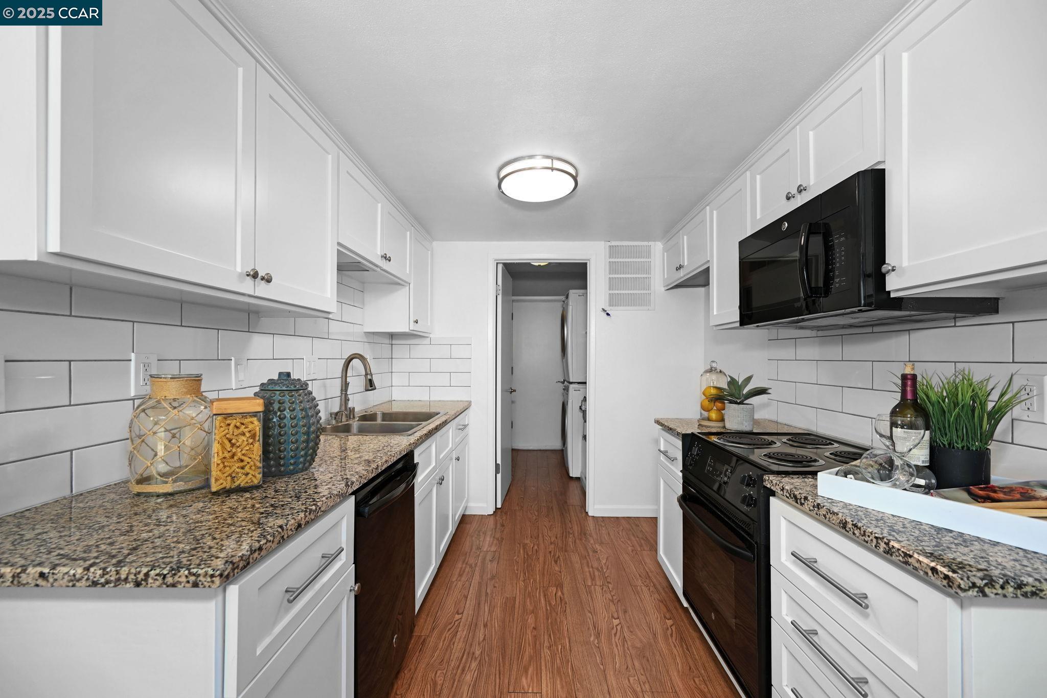 Photo #8: 41101756 Listing: Photo #8
