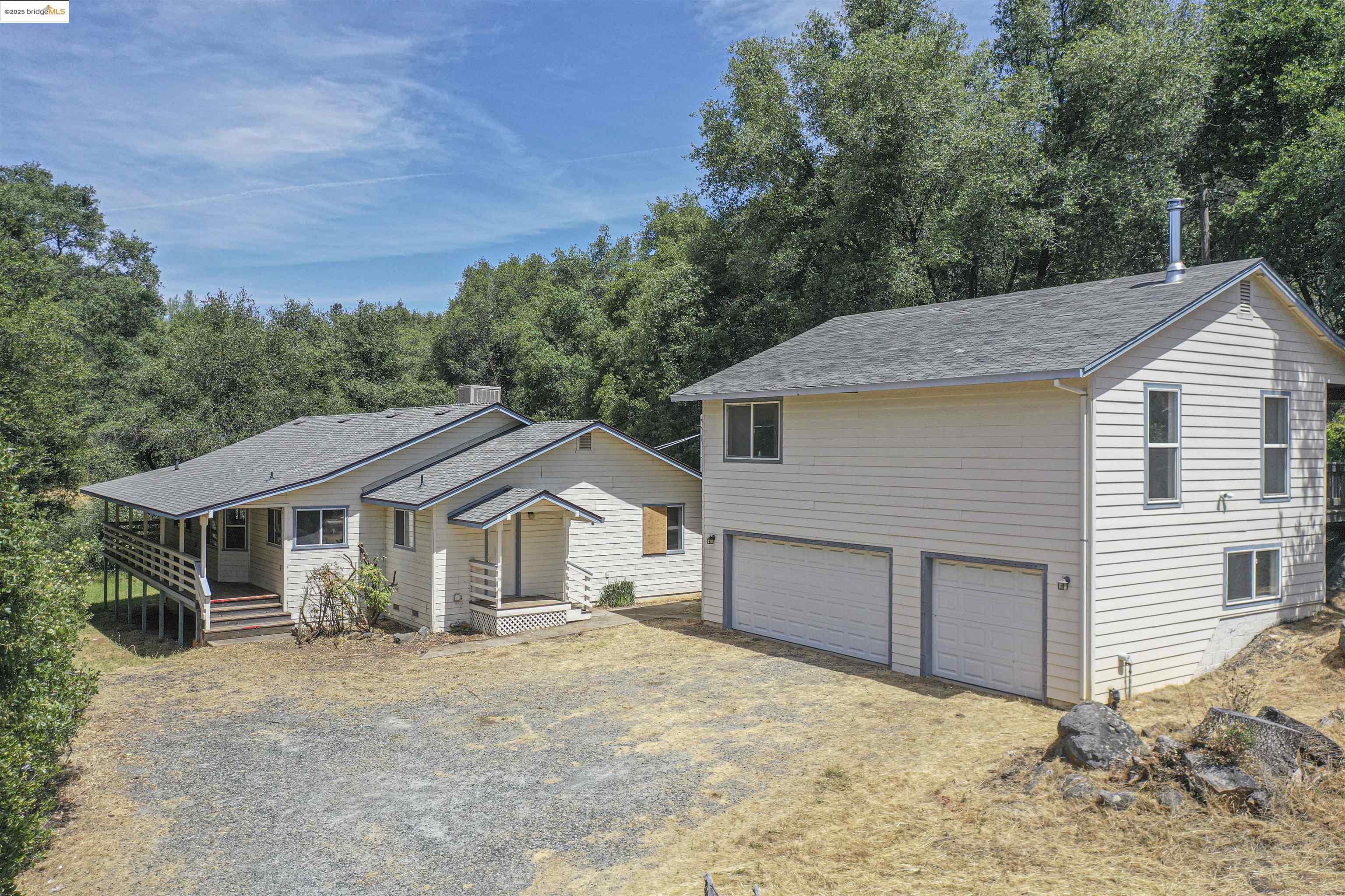 Detail Gallery Image 1 of 1 For 18940 Lambert Lake Rd, Sonora,  CA 95370 - 3 Beds | 2 Baths