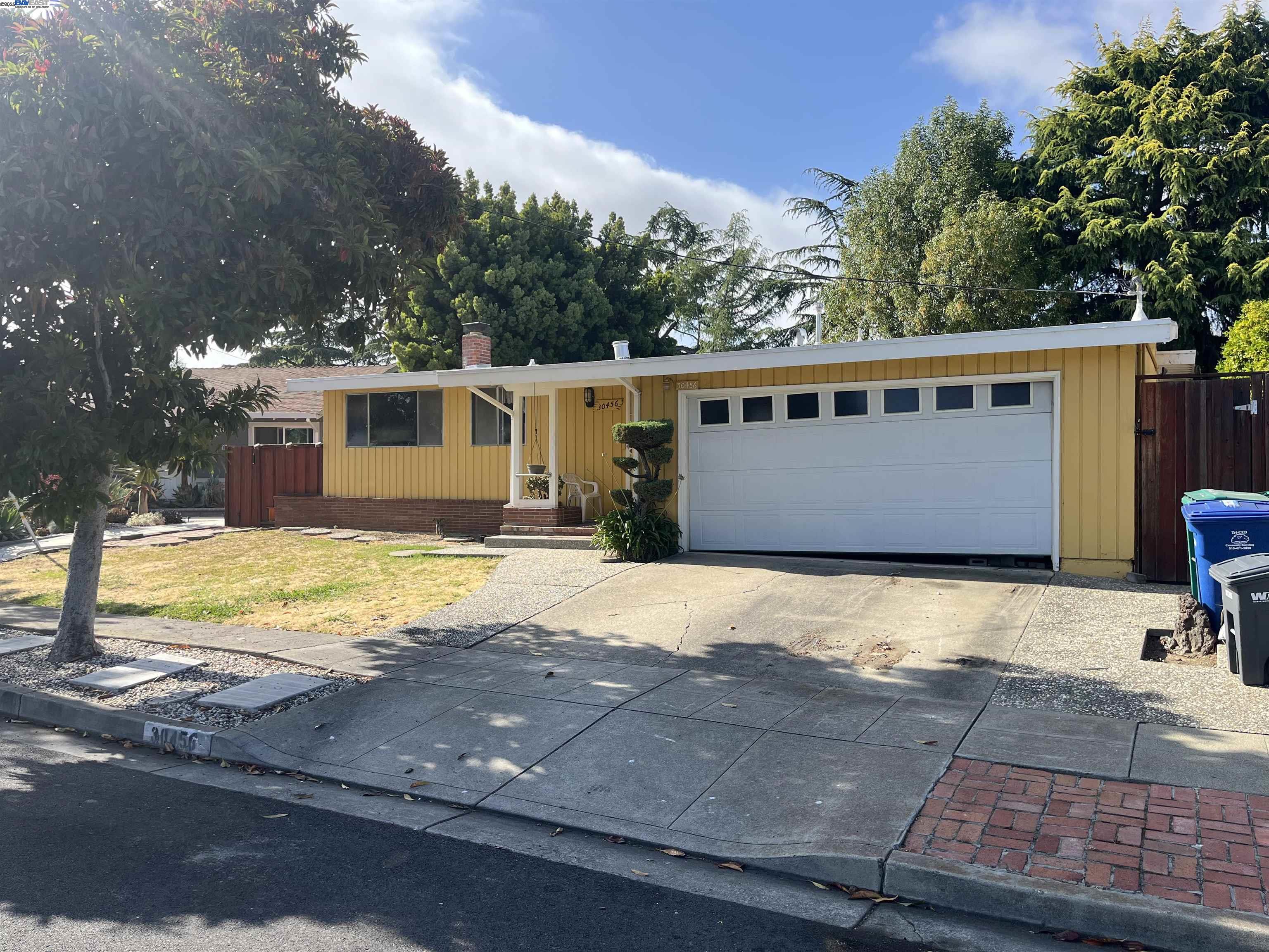 Detail Gallery Image 1 of 1 For 30456 Hoylake St, Hayward,  CA 94544 - 3 Beds | 2 Baths