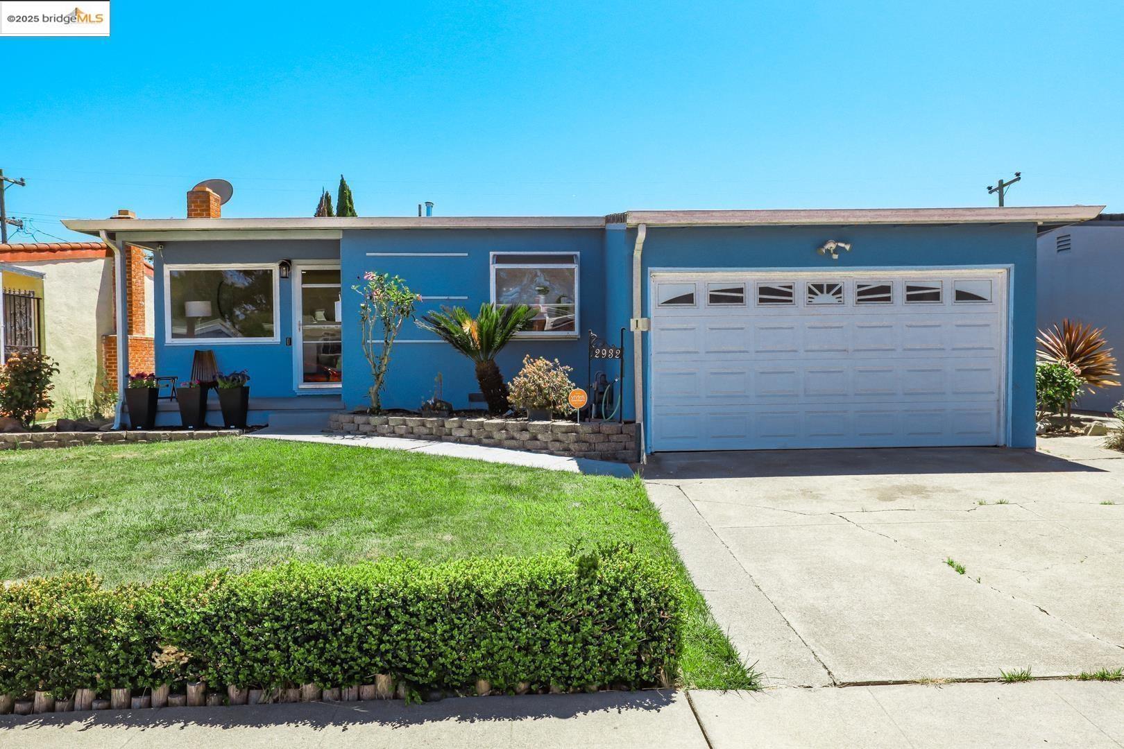 Detail Gallery Image 2 of 30 For 2932 Gilma Dr, Richmond,  CA 94806 - 3 Beds | 2 Baths