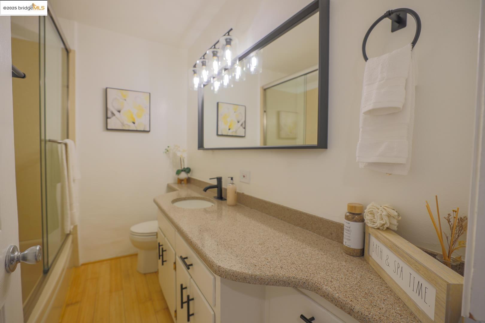Detail Gallery Image 11 of 30 For 2932 Gilma Dr, Richmond,  CA 94806 - 3 Beds | 2 Baths
