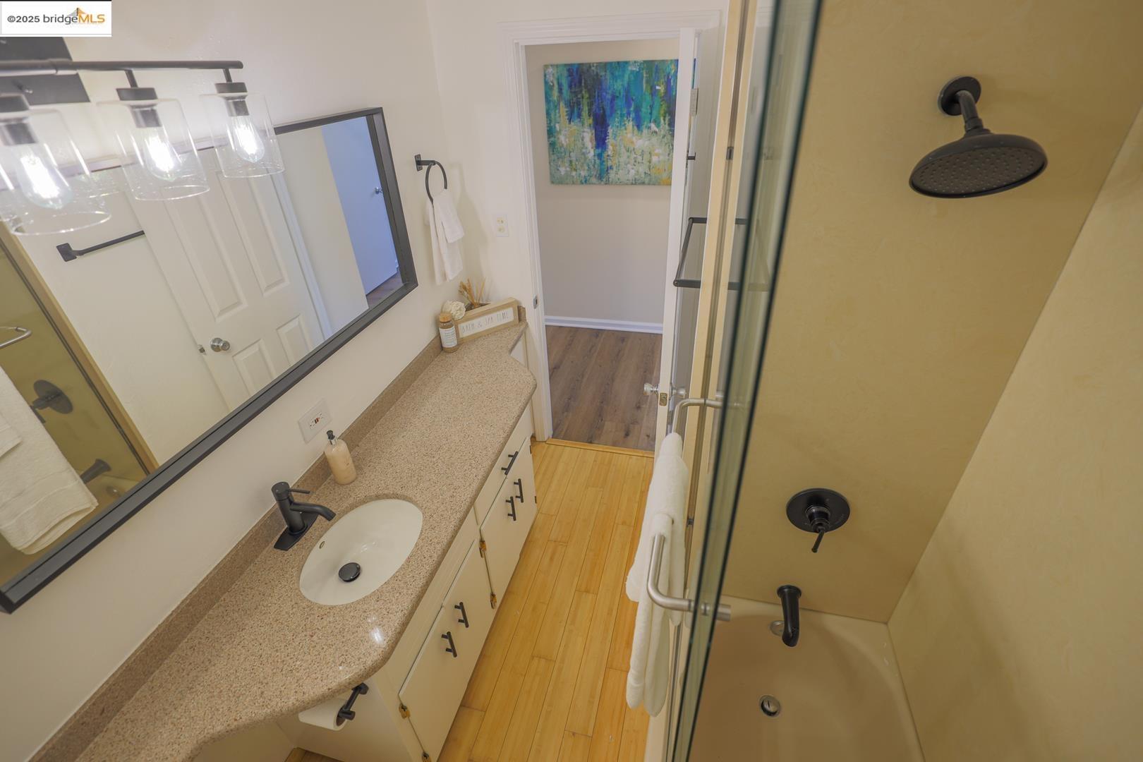 Detail Gallery Image 12 of 30 For 2932 Gilma Dr, Richmond,  CA 94806 - 3 Beds | 2 Baths