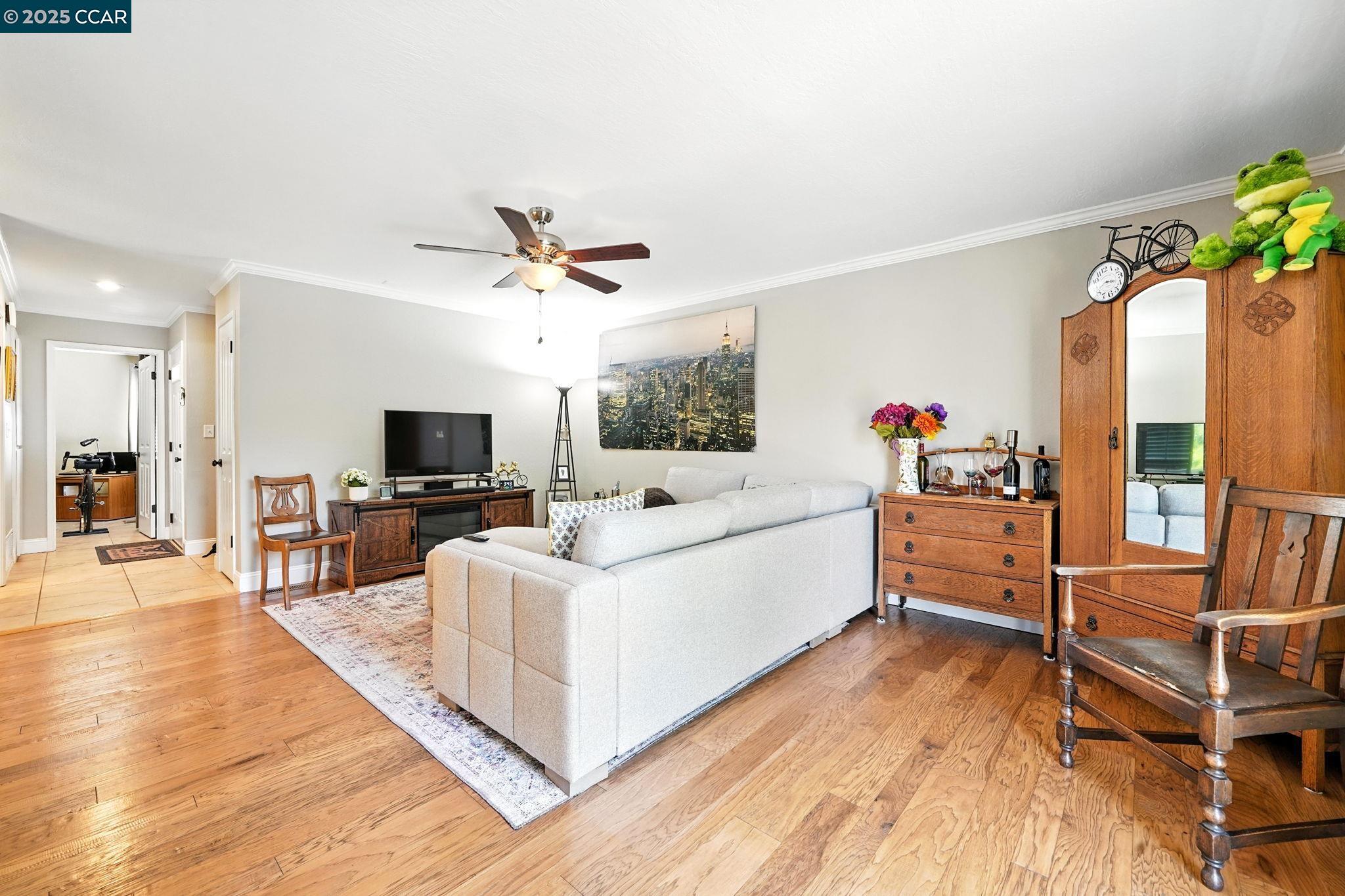 Photo #11: 41101766 Listing: Photo #11