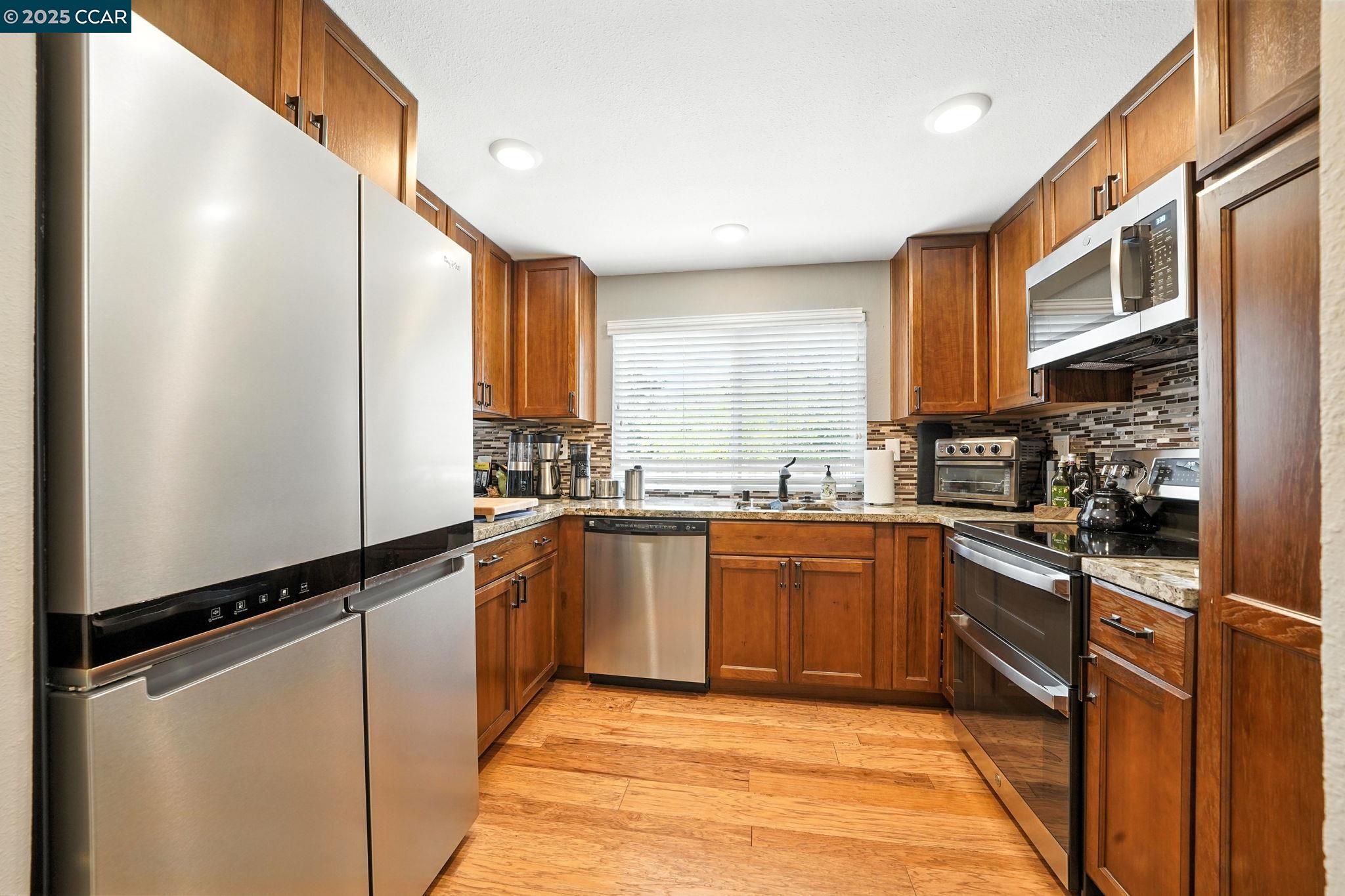 Photo #6: 41101766 Listing 