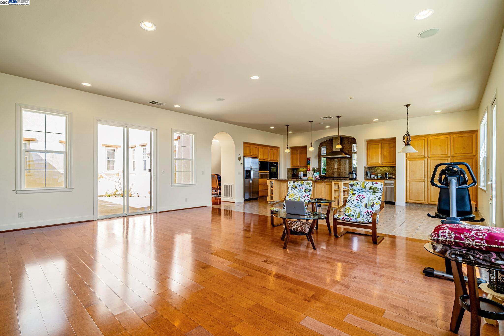 2048 Feathermint Dr, San Ramon, California 94582, 6 Bedrooms Bedrooms, 13 Rooms Rooms,3 BathroomsBathrooms,Residential Lease,For Rent,2048 Feathermint Dr,41101769