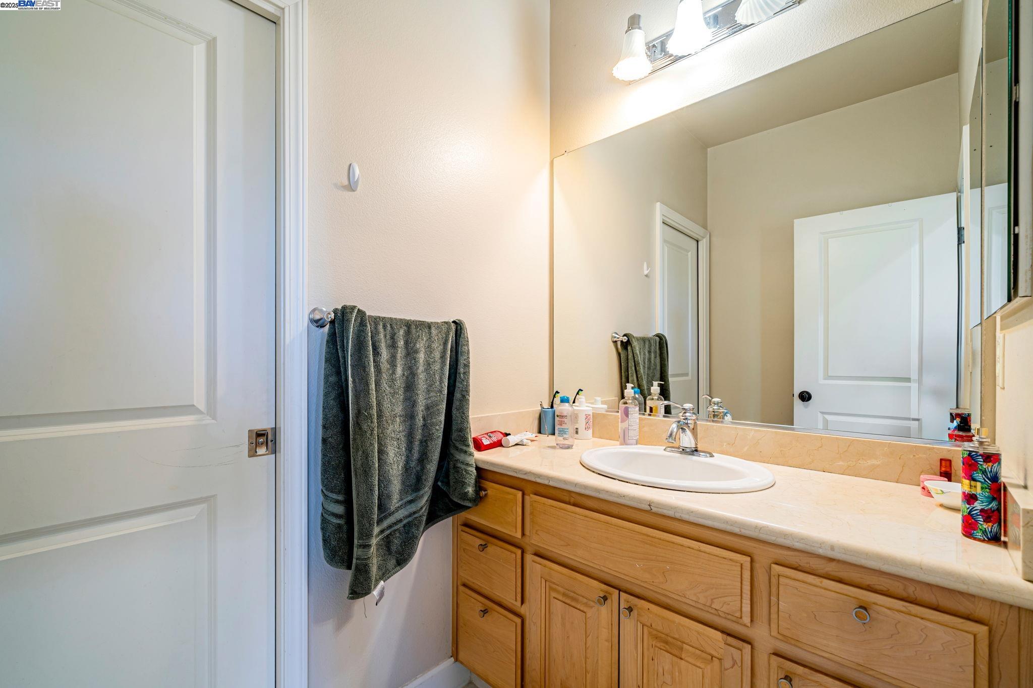 2048 Feathermint Dr, San Ramon, California 94582, 6 Bedrooms Bedrooms, 13 Rooms Rooms,3 BathroomsBathrooms,Residential Lease,For Rent,2048 Feathermint Dr,41101769