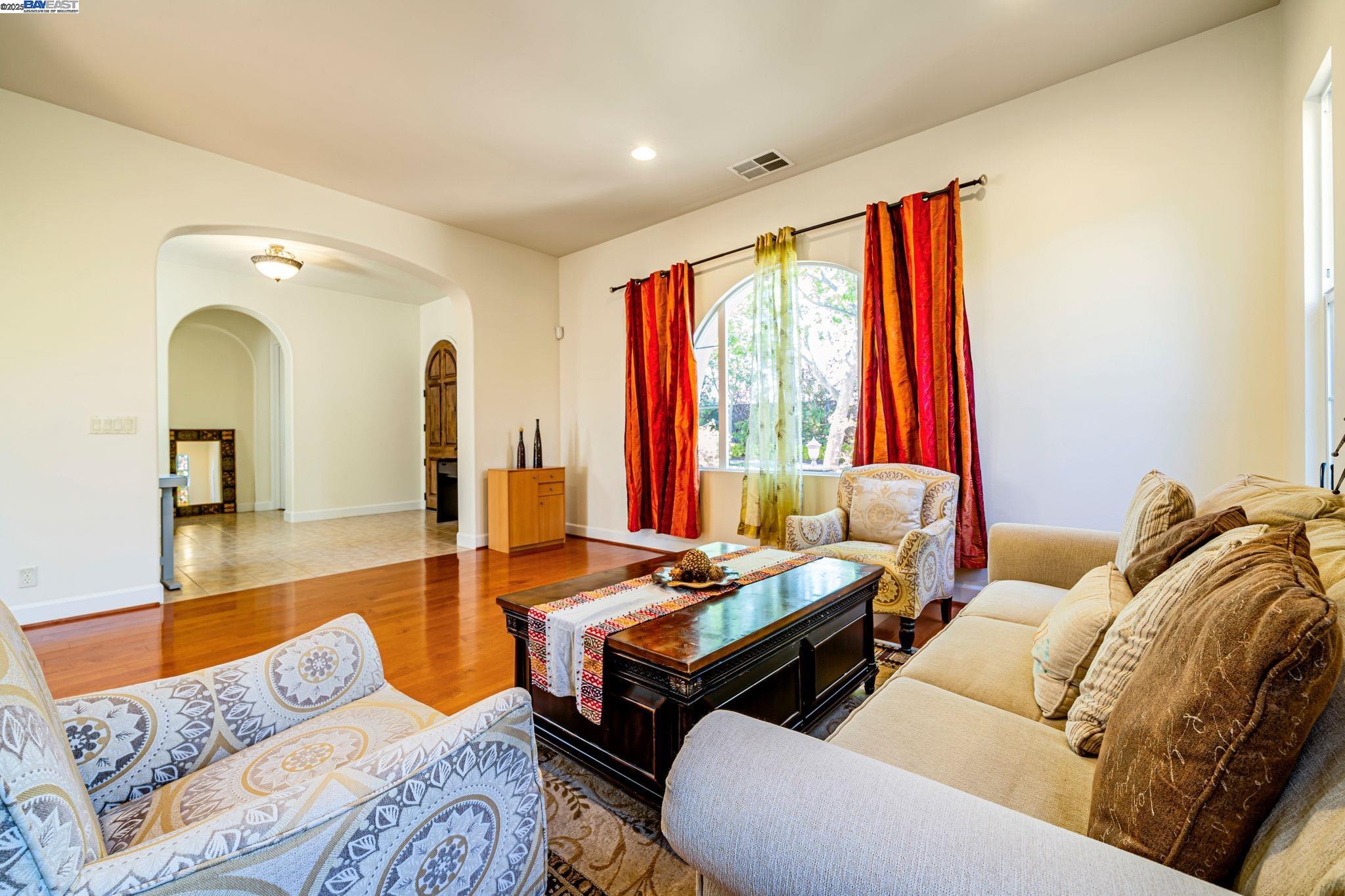 2048 Feathermint Dr, San Ramon, California 94582, 6 Bedrooms Bedrooms, 13 Rooms Rooms,3 BathroomsBathrooms,Residential Lease,For Rent,2048 Feathermint Dr,41101769