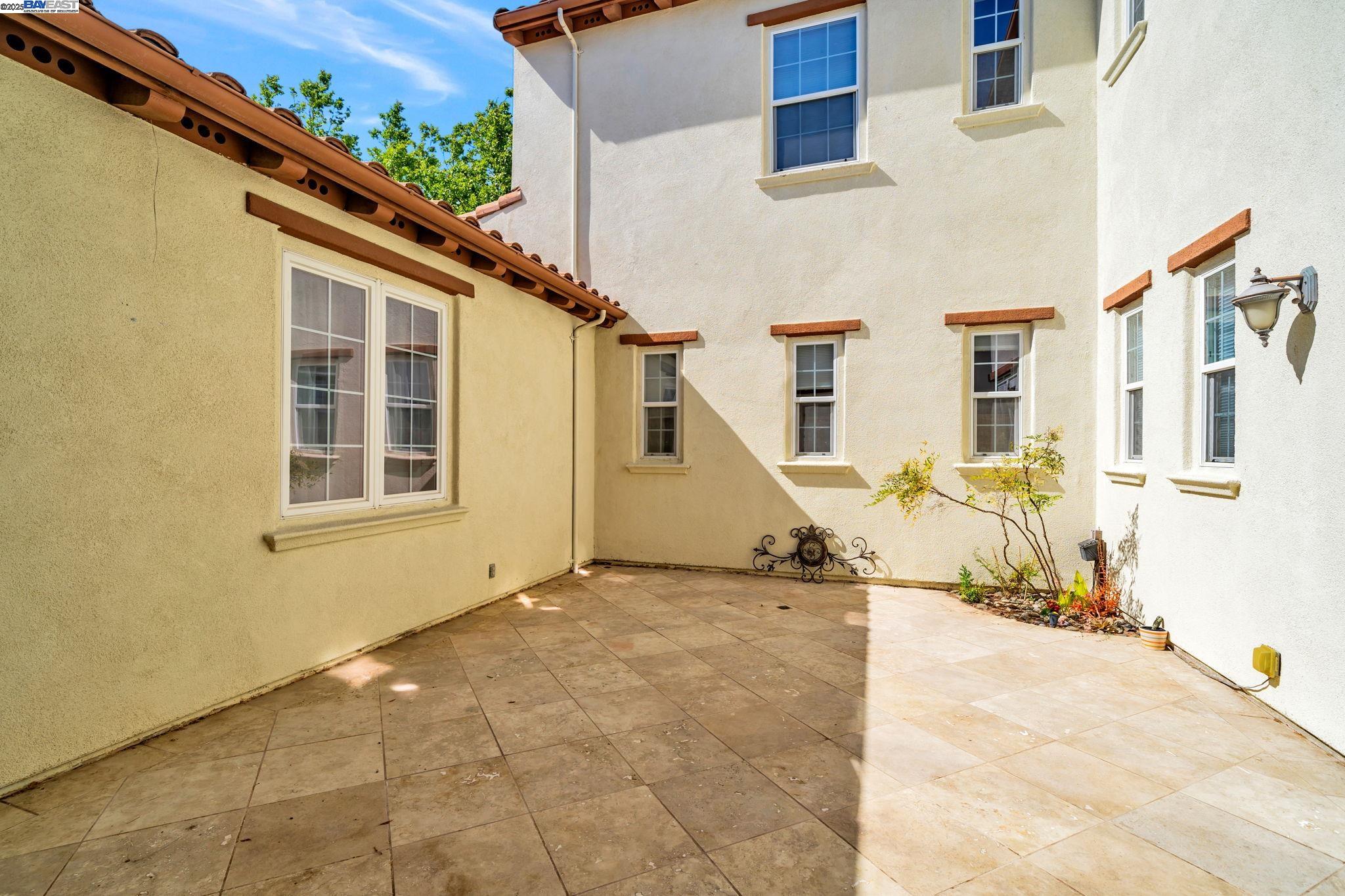 2048 Feathermint Dr, San Ramon, California 94582, 6 Bedrooms Bedrooms, 13 Rooms Rooms,3 BathroomsBathrooms,Residential Lease,For Rent,2048 Feathermint Dr,41101769