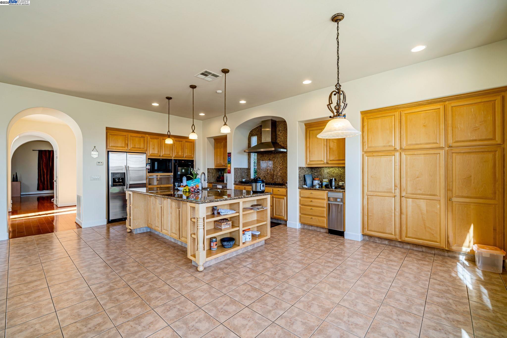 2048 Feathermint Dr, San Ramon, California 94582, 6 Bedrooms Bedrooms, 13 Rooms Rooms,3 BathroomsBathrooms,Residential Lease,For Rent,2048 Feathermint Dr,41101769