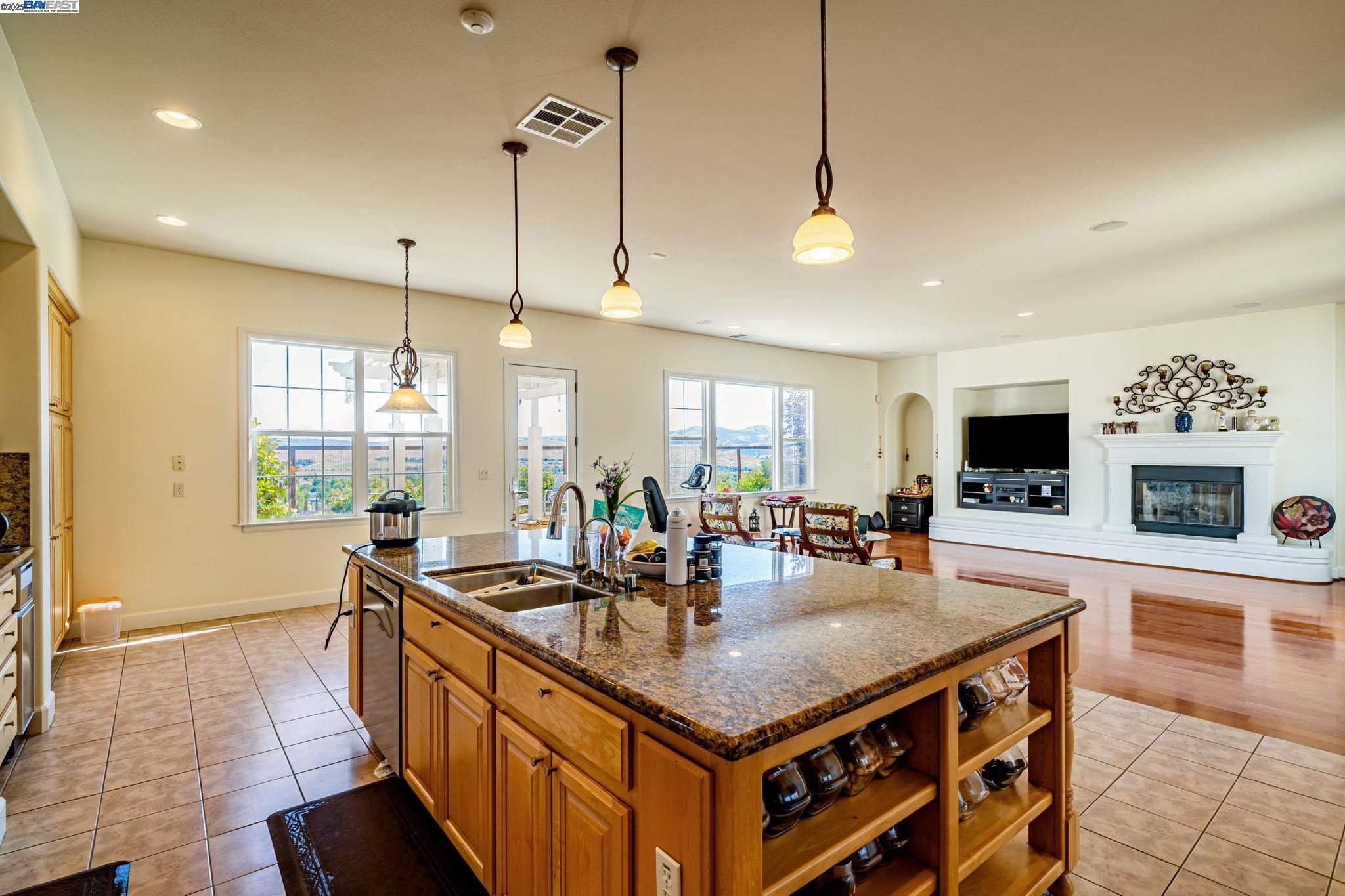 2048 Feathermint Dr, San Ramon, California 94582, 6 Bedrooms Bedrooms, 13 Rooms Rooms,3 BathroomsBathrooms,Residential Lease,For Rent,2048 Feathermint Dr,41101769