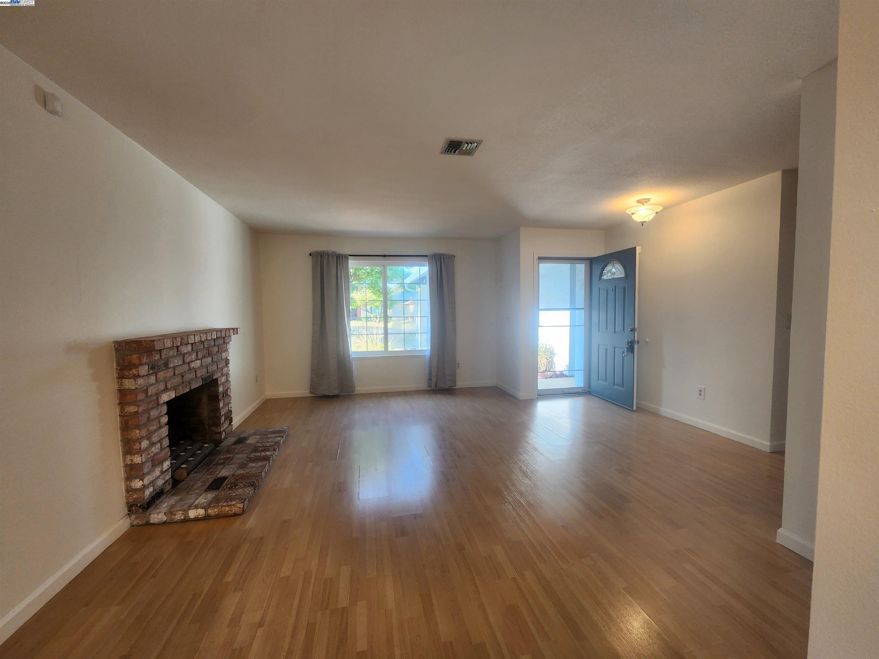 1733 Carnation Cir, Livermore, California 94551, 4 Bedrooms Bedrooms, 8 Rooms Rooms,2 BathroomsBathrooms,Residential Lease,For Rent,1733 Carnation Cir,41101771