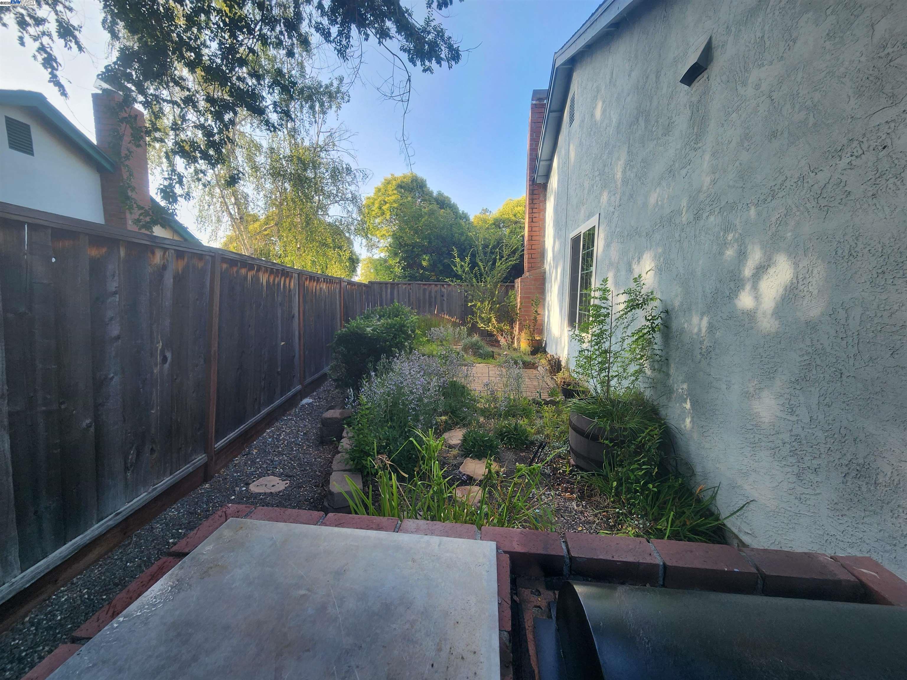 1733 Carnation Cir, Livermore, California 94551, 4 Bedrooms Bedrooms, 8 Rooms Rooms,2 BathroomsBathrooms,Residential Lease,For Rent,1733 Carnation Cir,41101771